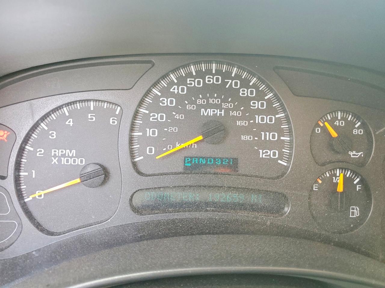 2005 Chevrolet Avalanche K1500 Red vin: 3GNEK12Z15G130445