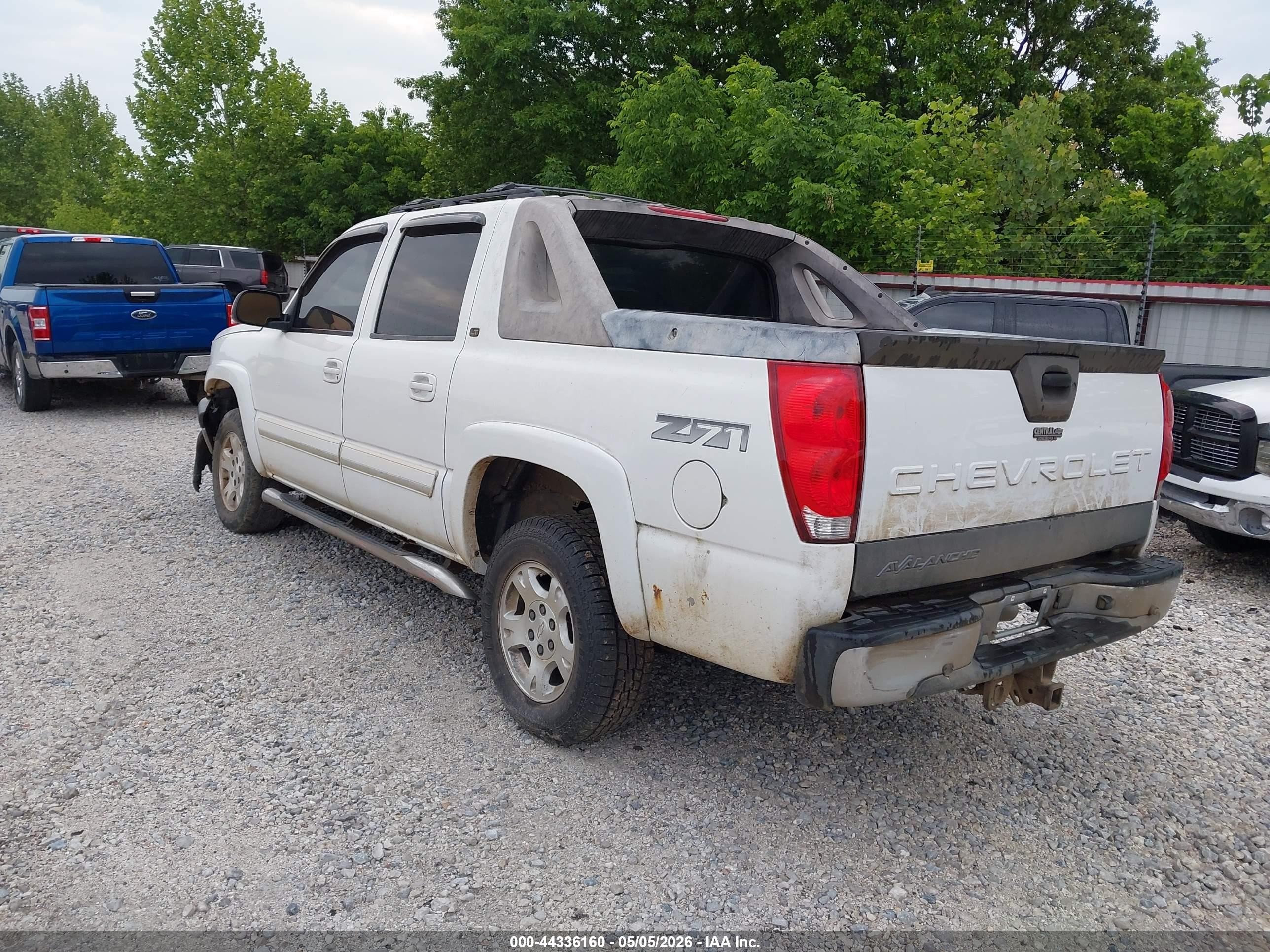 2006 Chevrolet Avalanche 1500 Z71 White vin: 3GNEK12Z36G237515