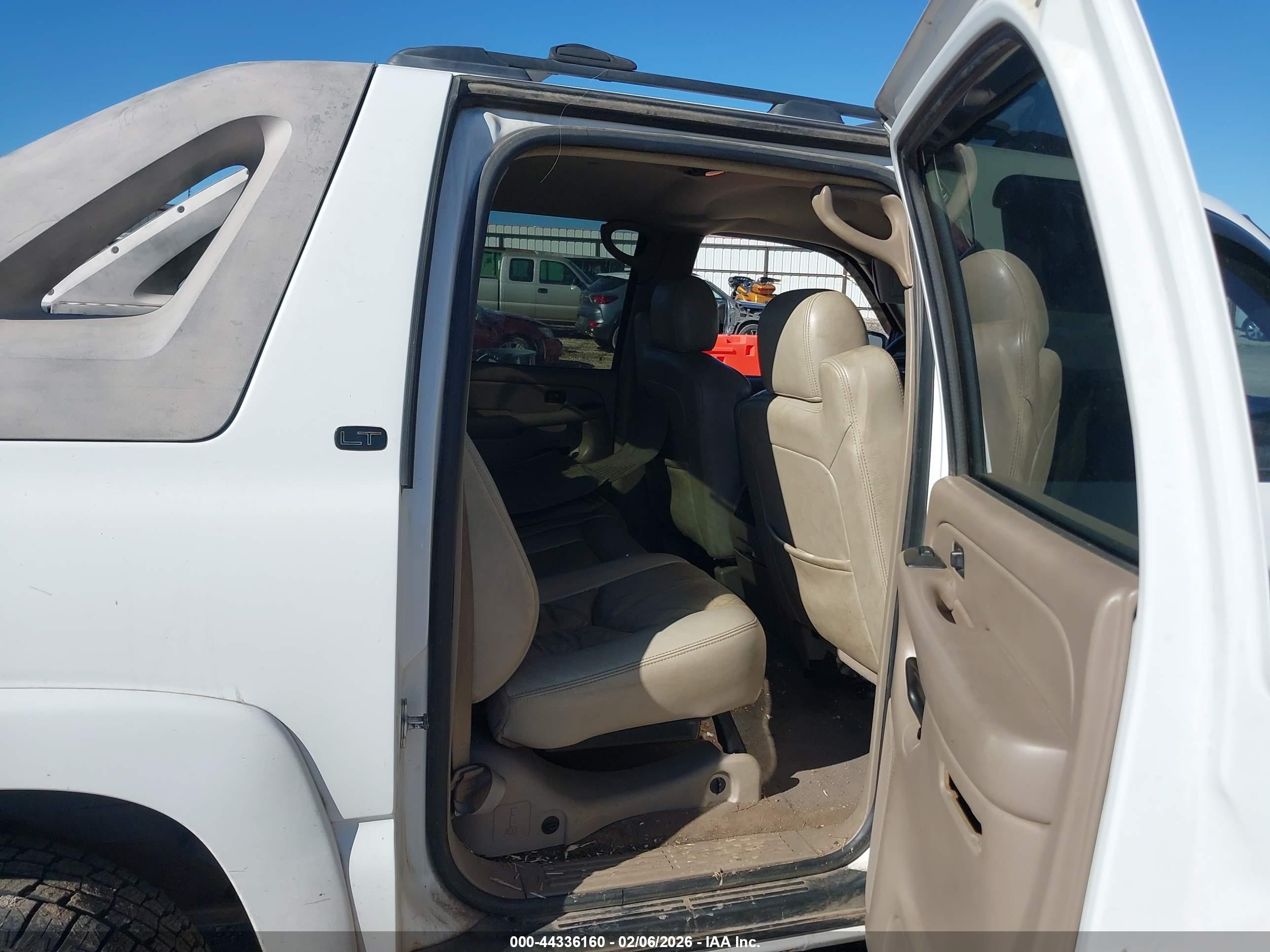 2006 Chevrolet Avalanche 1500 Z71 White vin: 3GNEK12Z36G237515