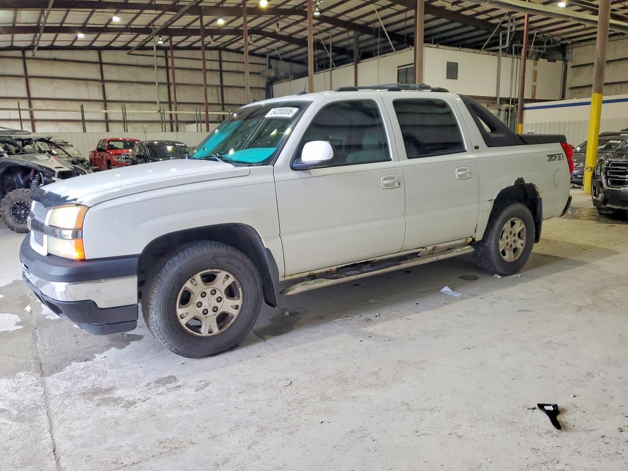 2005 Chevrolet Avalanche K1500 White vin: 3GNEK12Z45G100100