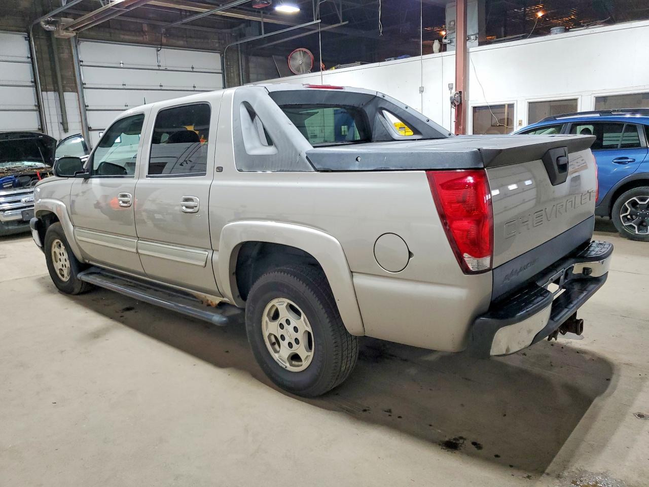 2005 Chevrolet Avalanche K1500 Gray vin: 3GNEK12Z55G233741