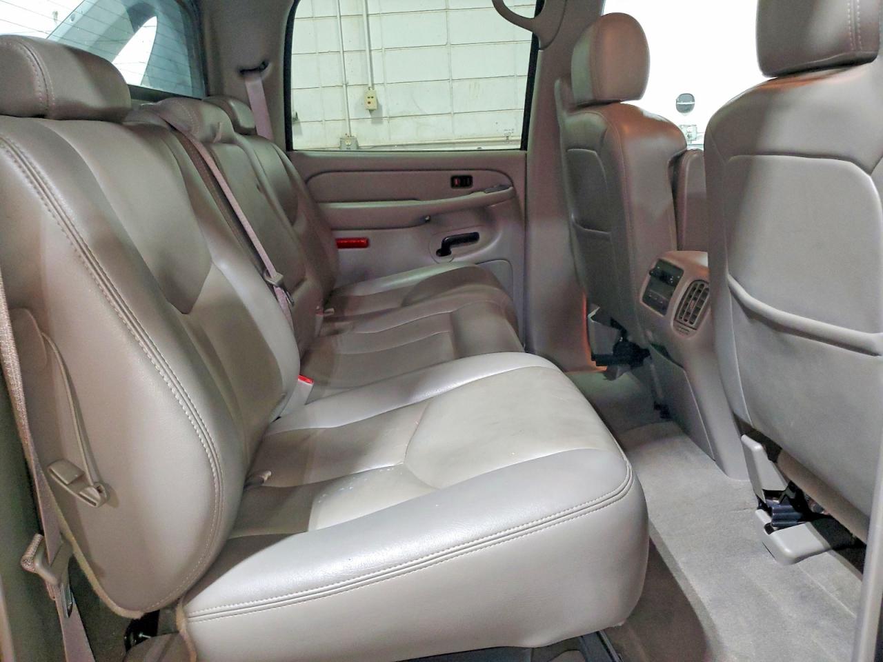 2005 Chevrolet Avalanche K1500 Gray vin: 3GNEK12Z55G233741