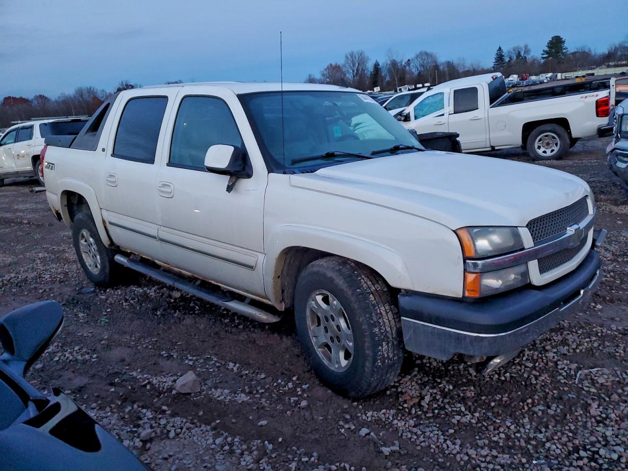 2006 Chevrolet Avalanche K1500 White vin: 3GNEK12Z56G111883