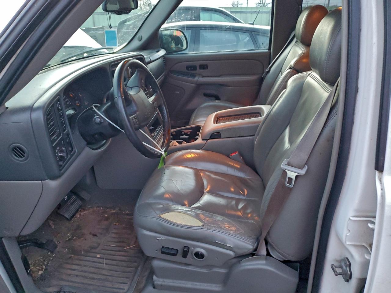 2006 Chevrolet Avalanche K1500 White vin: 3GNEK12Z56G111883