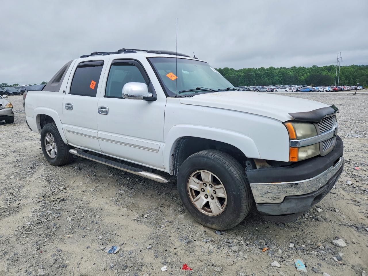 2005 Chevrolet Avalanche K1500 White vin: 3GNEK12Z65G257157