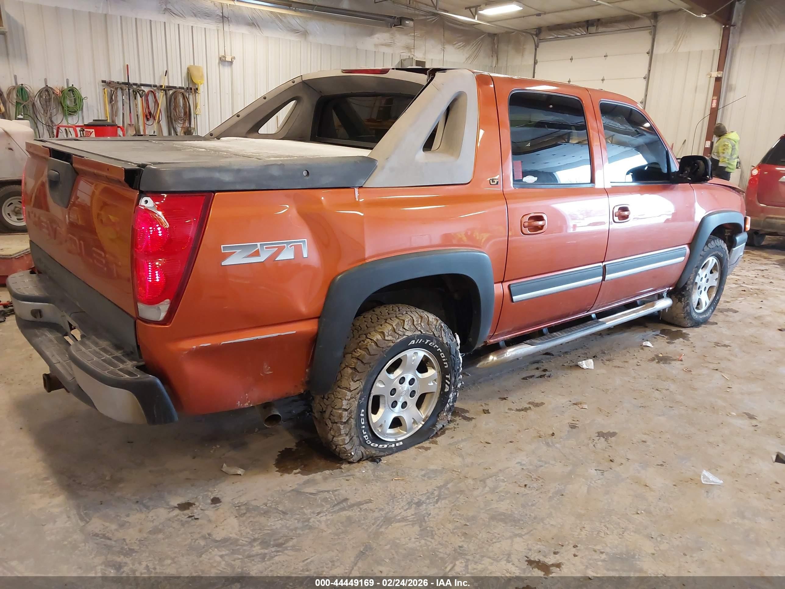 2005 Chevrolet Avalanche 1500 Z71 Orange vin: 3GNEK12Z75G287851