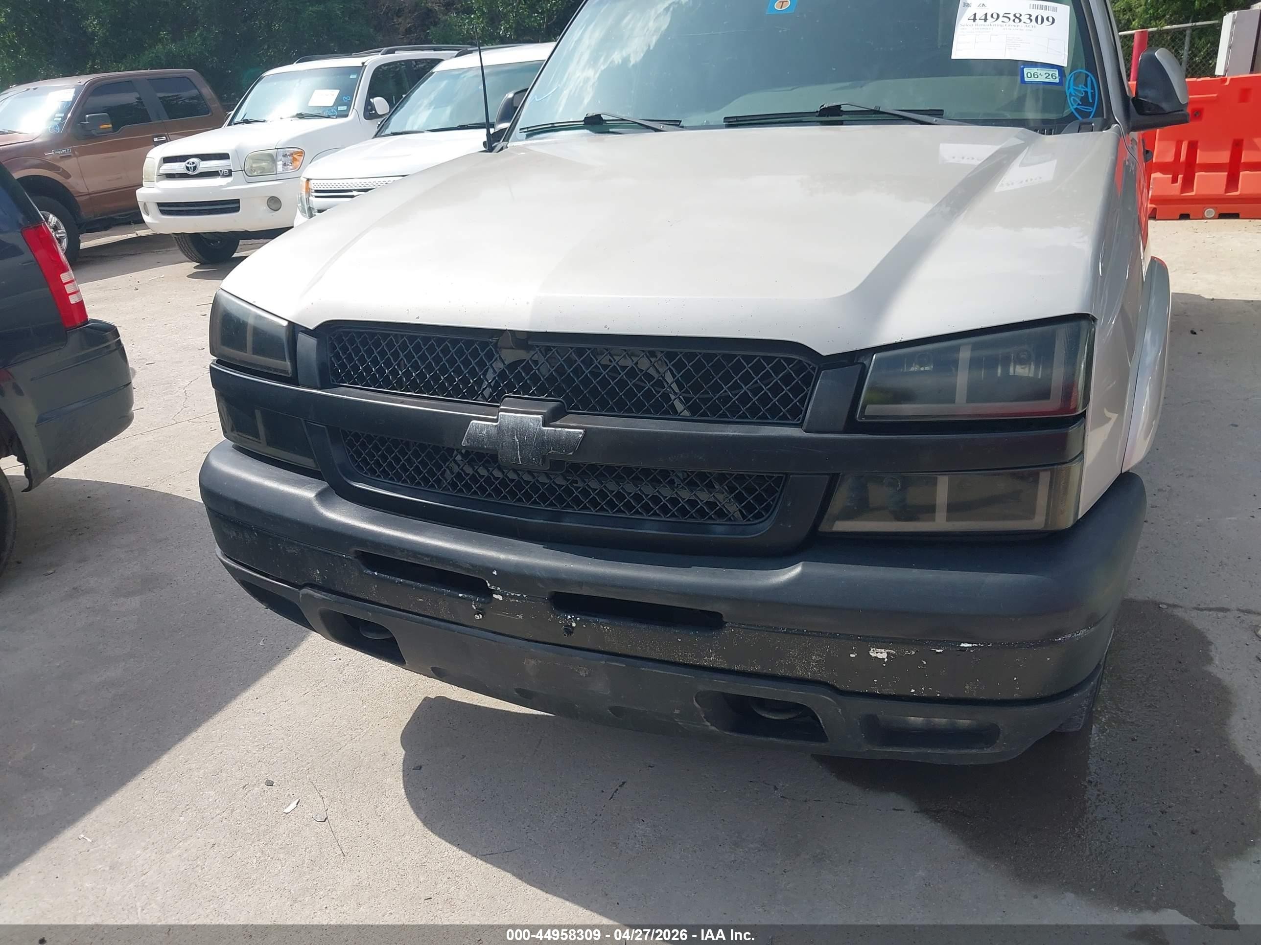 2005 Chevrolet Avalanche 1500 Z71 Silver vin: 3GNEK12Z85G191047