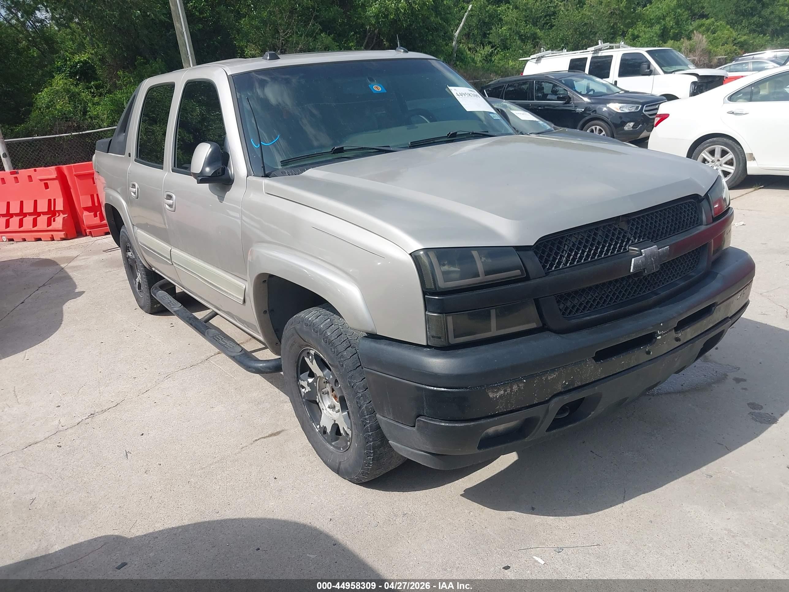 2005 Chevrolet Avalanche 1500 Z71 Silver vin: 3GNEK12Z85G191047