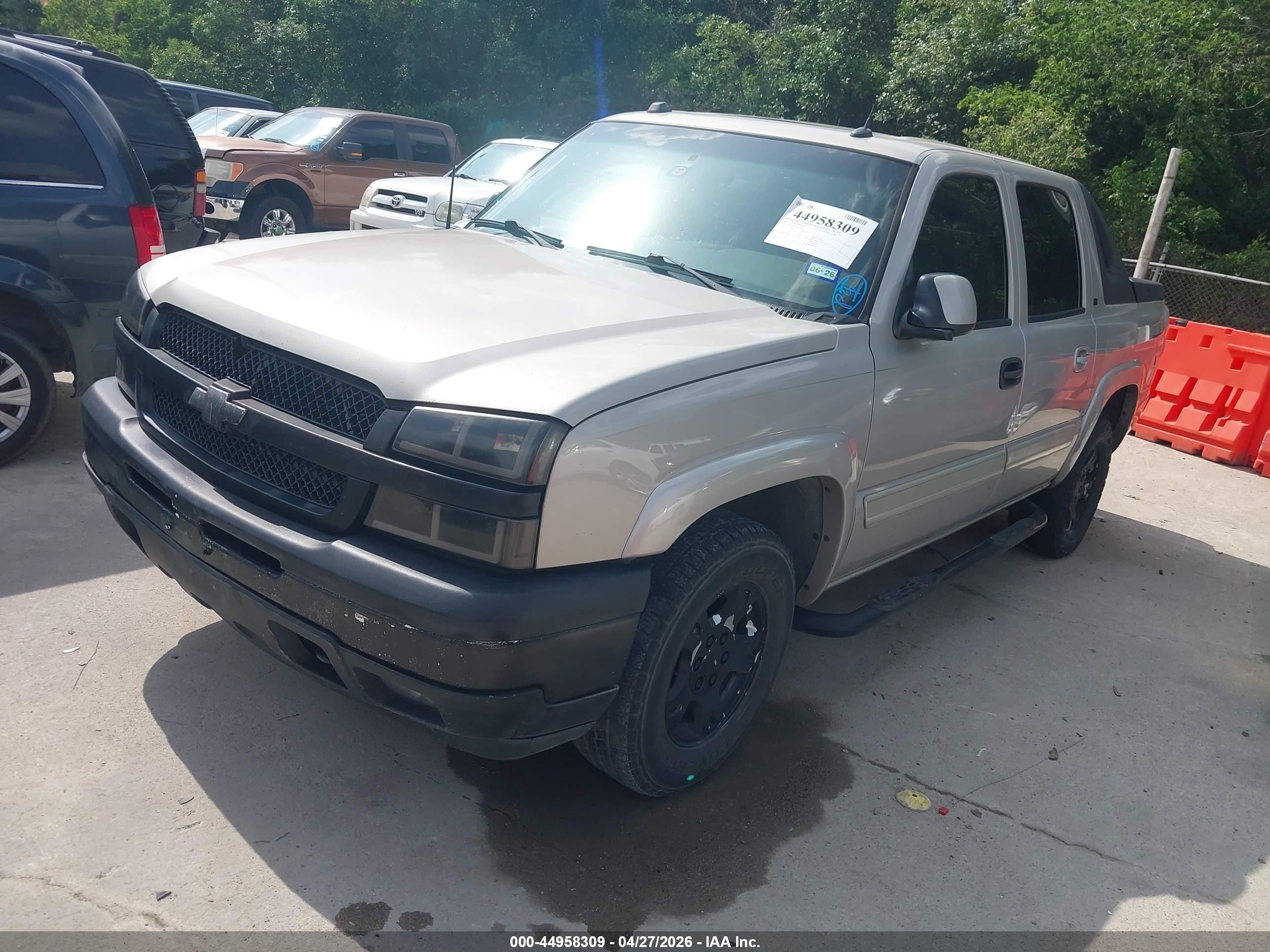 2005 Chevrolet Avalanche 1500 Z71 Silver vin: 3GNEK12Z85G191047