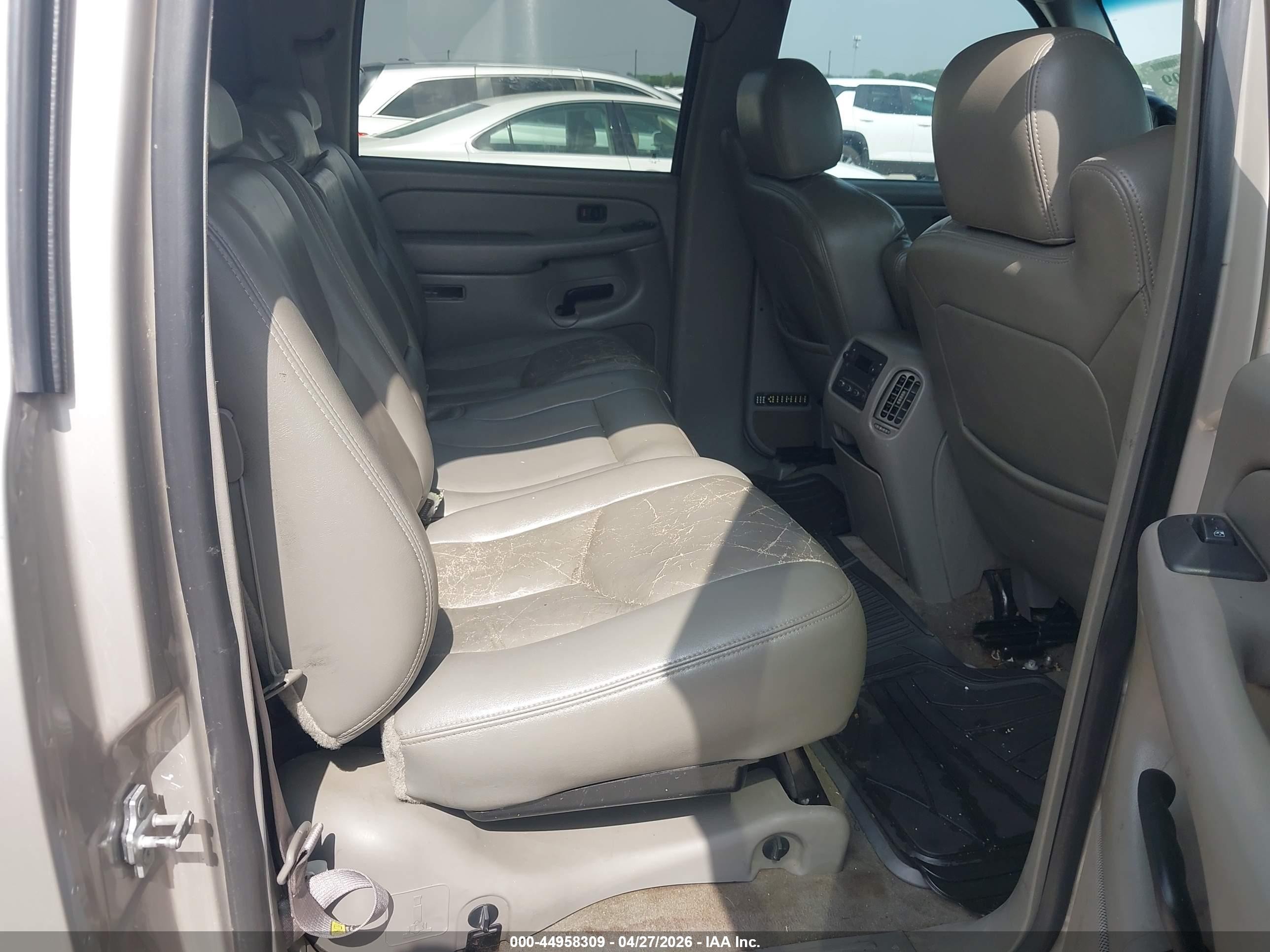 2005 Chevrolet Avalanche 1500 Z71 Silver vin: 3GNEK12Z85G191047