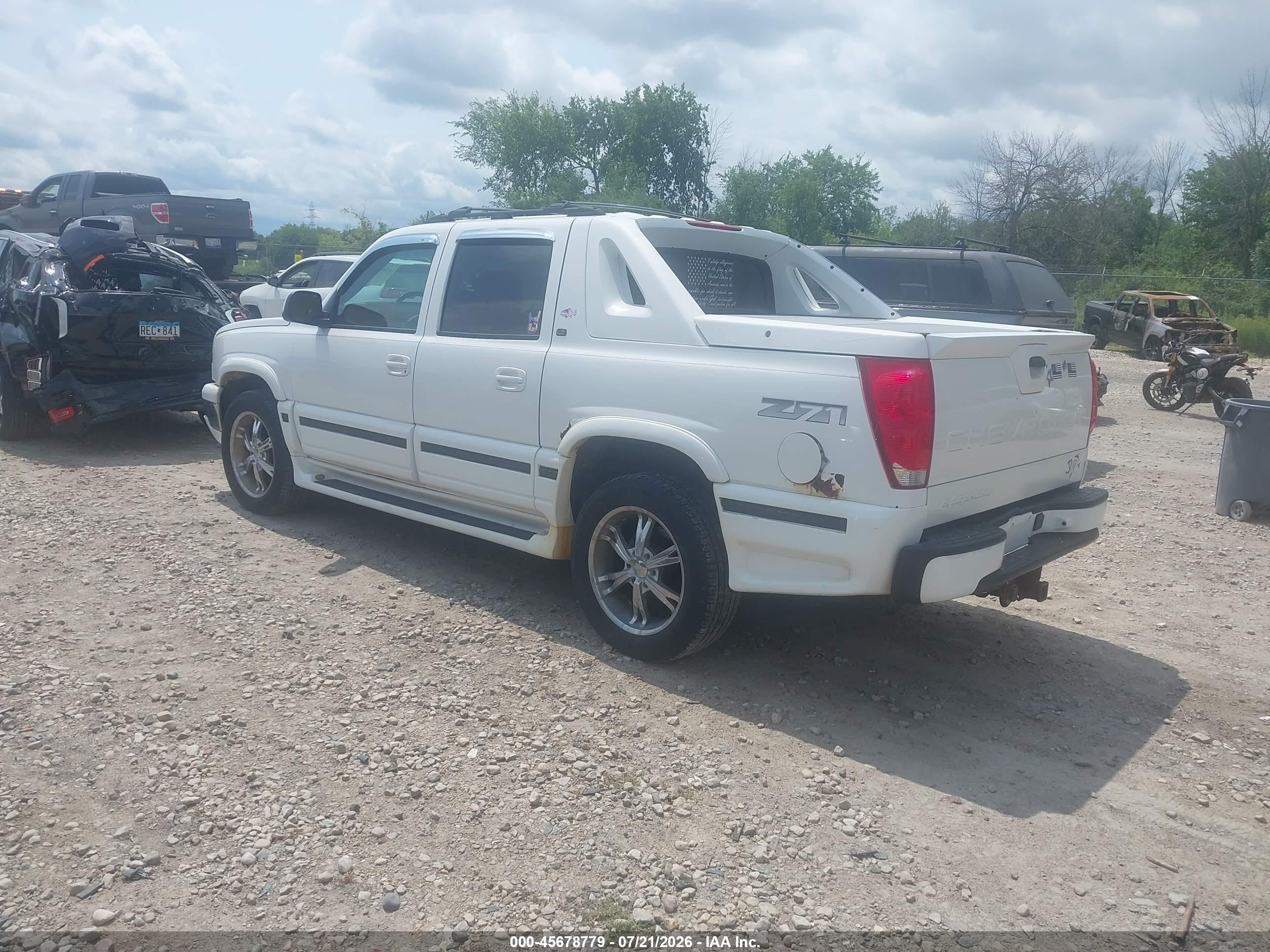 2005 Chevrolet Avalanche 1500 Z71 White vin: 3GNEK12Z85G212270