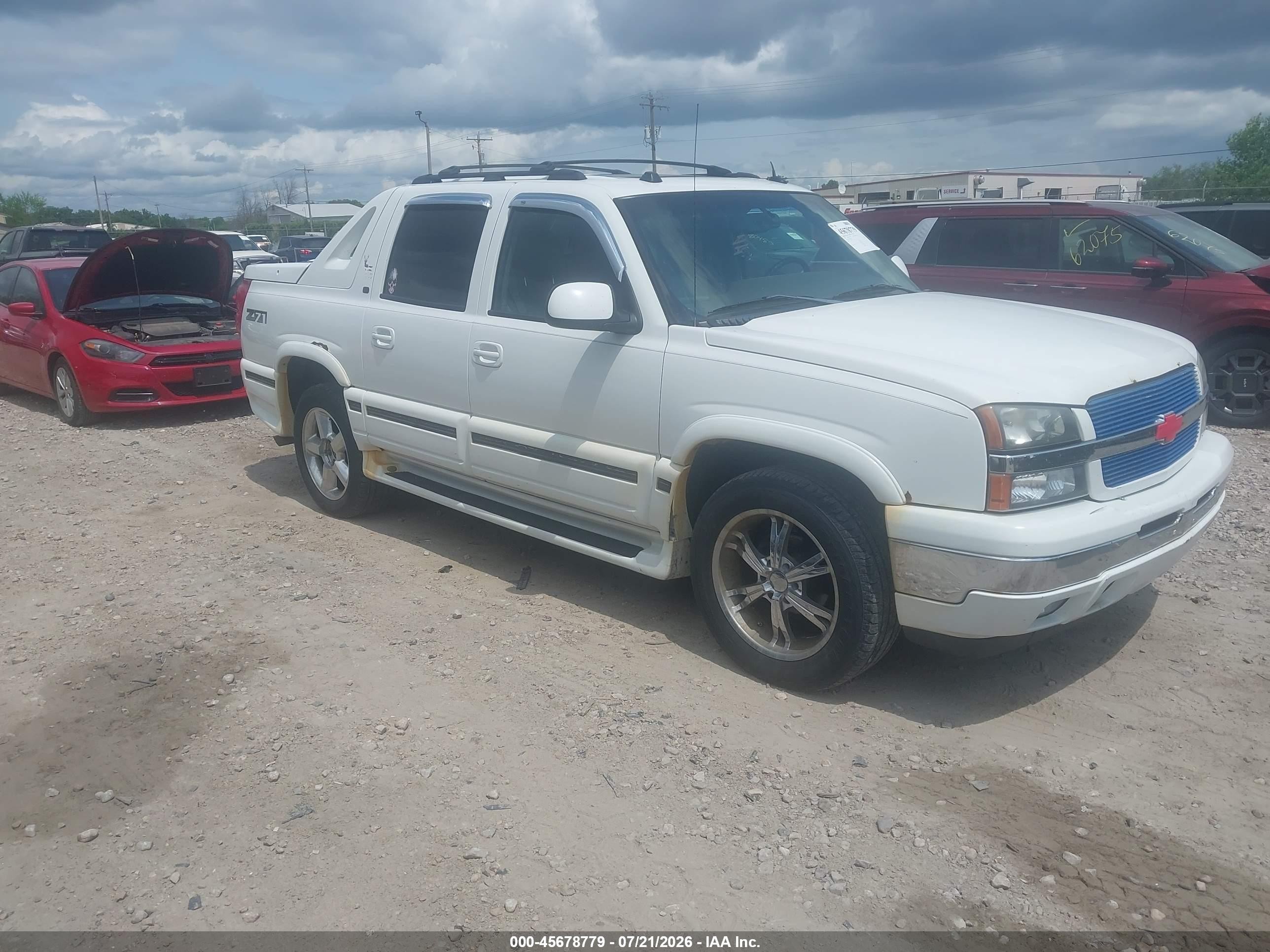 2005 Chevrolet Avalanche 1500 Z71 White vin: 3GNEK12Z85G212270