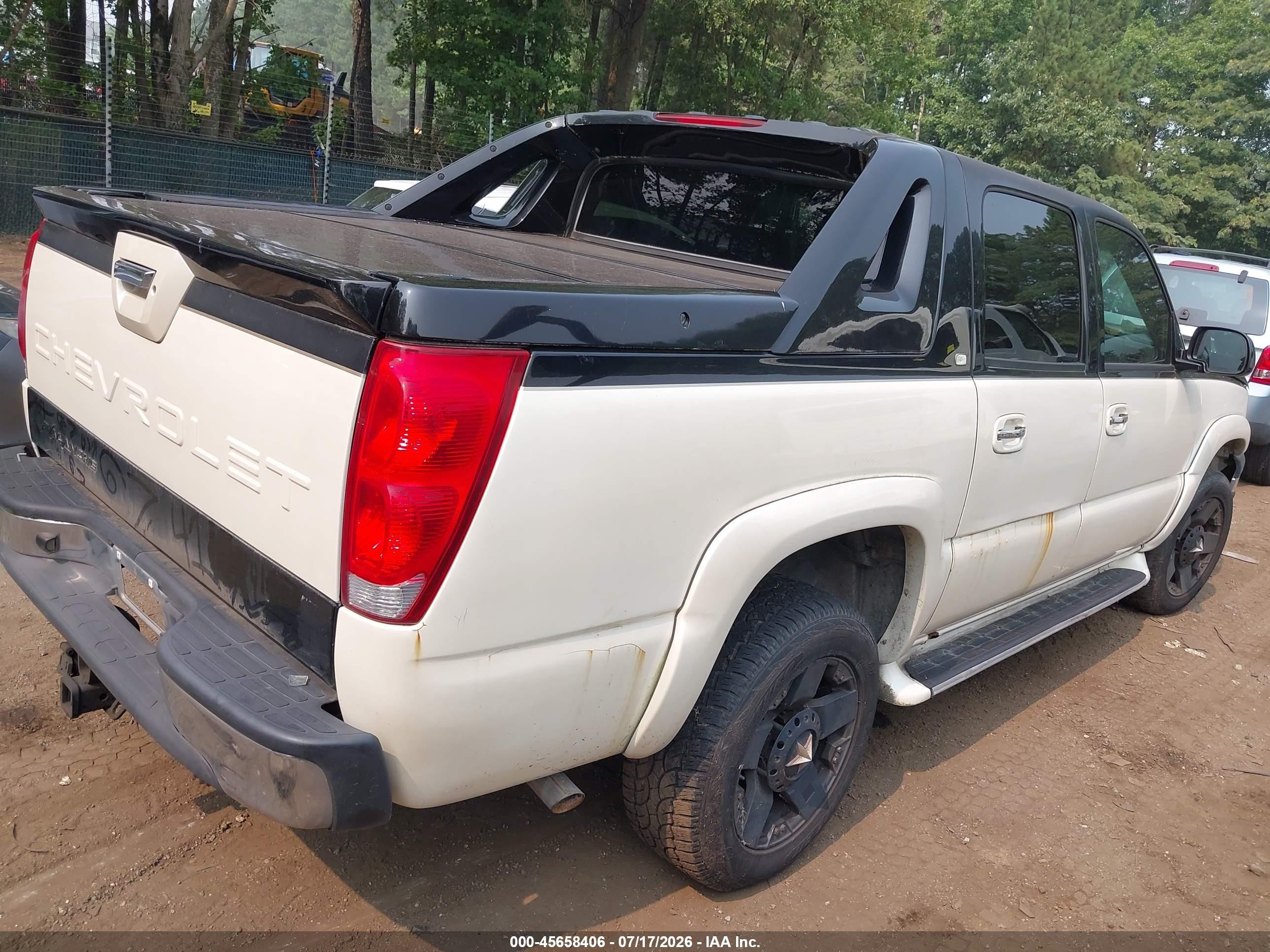 2005 Chevrolet Avalanche 1500 Z71 Cream vin: 3GNEK12Z95G185855