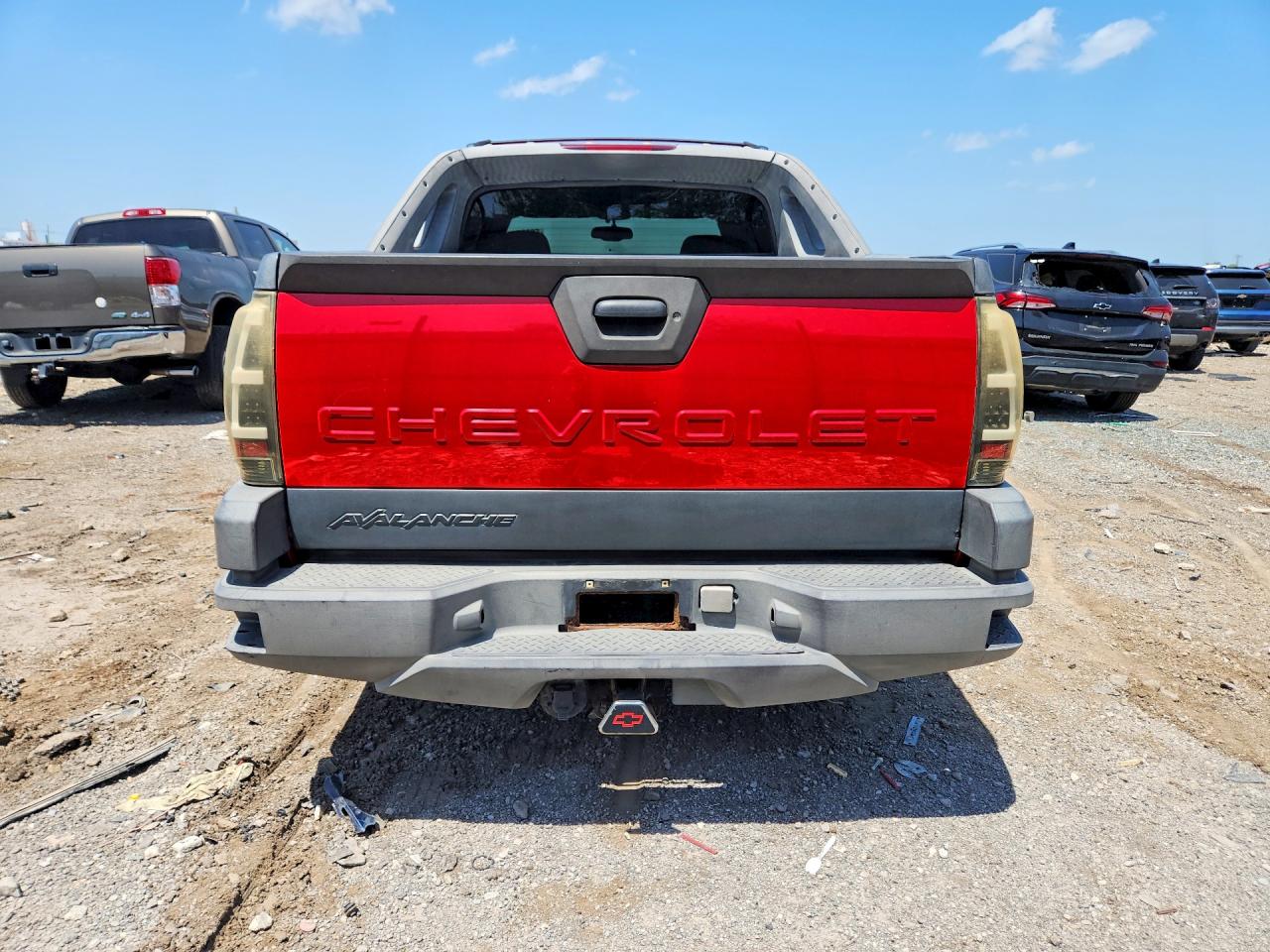 2005 Chevrolet Avalanche K1500 Red vin: 3GNEK12Z95G282165