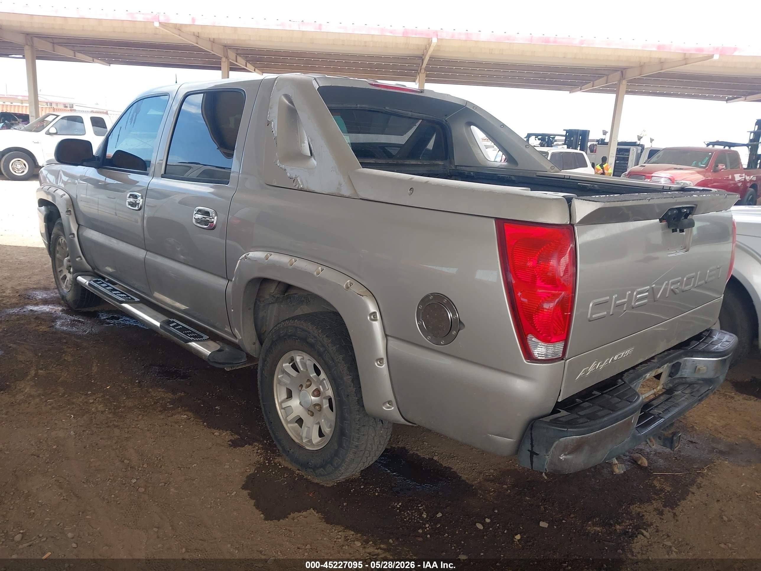 2005 Chevrolet Avalanche 1500 Z71 Gray vin: 3GNEK12ZX5G266976