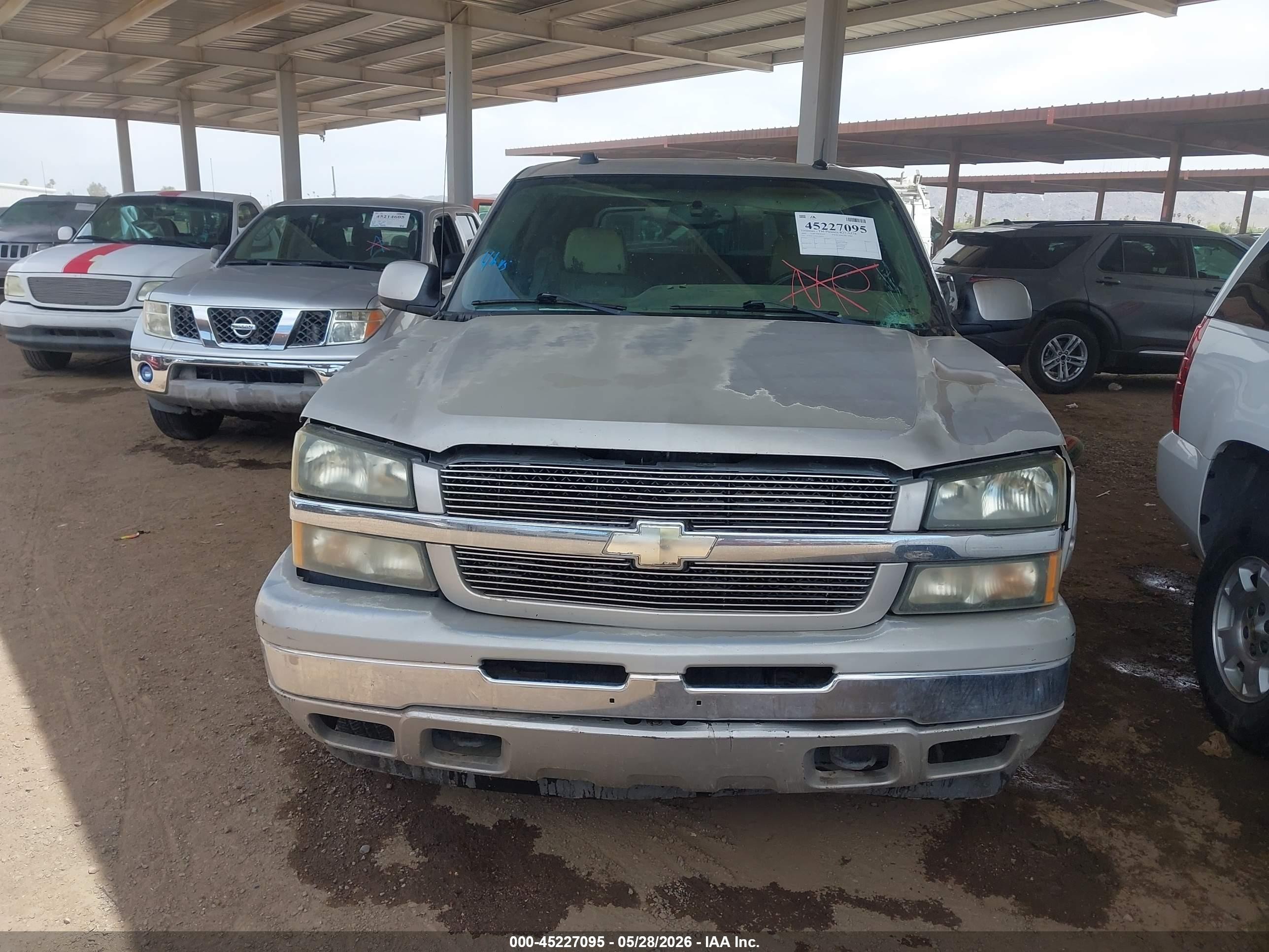 2005 Chevrolet Avalanche 1500 Z71 Gray vin: 3GNEK12ZX5G266976