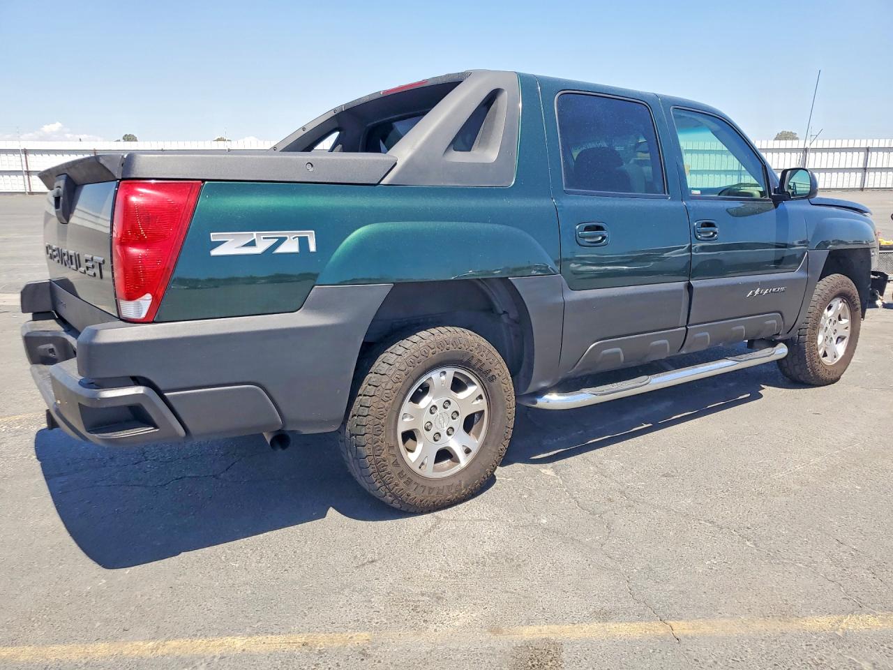2002 Chevrolet Avalanche K1500 Green vin: 3GNEK13T02G111990