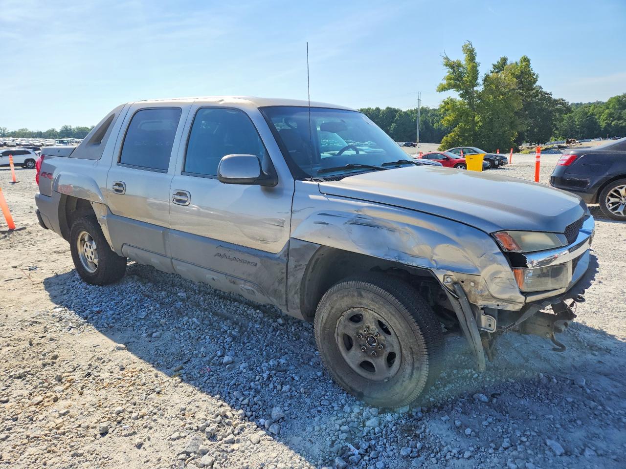 2002 Chevrolet Avalanche K1500 Gold vin: 3GNEK13T02G137893