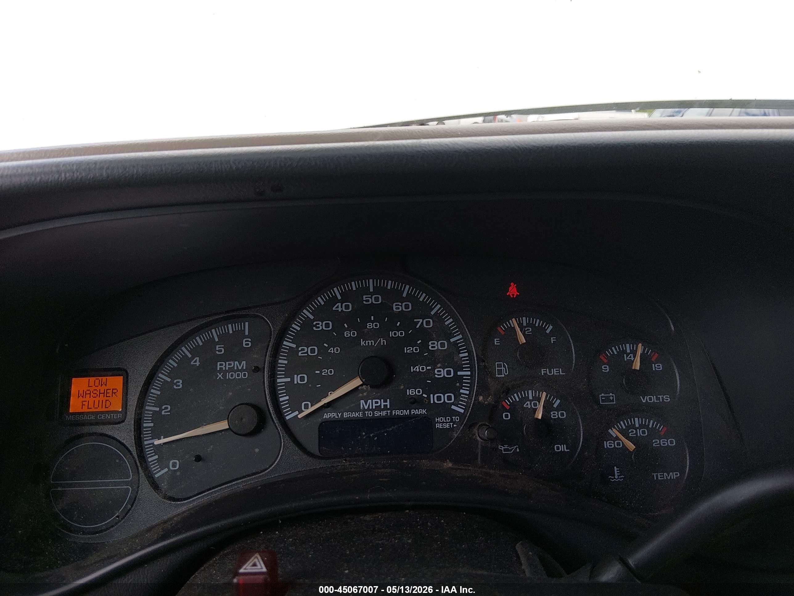 2002 Chevrolet Avalanche 1500   White vin: 3GNEK13T02G189492
