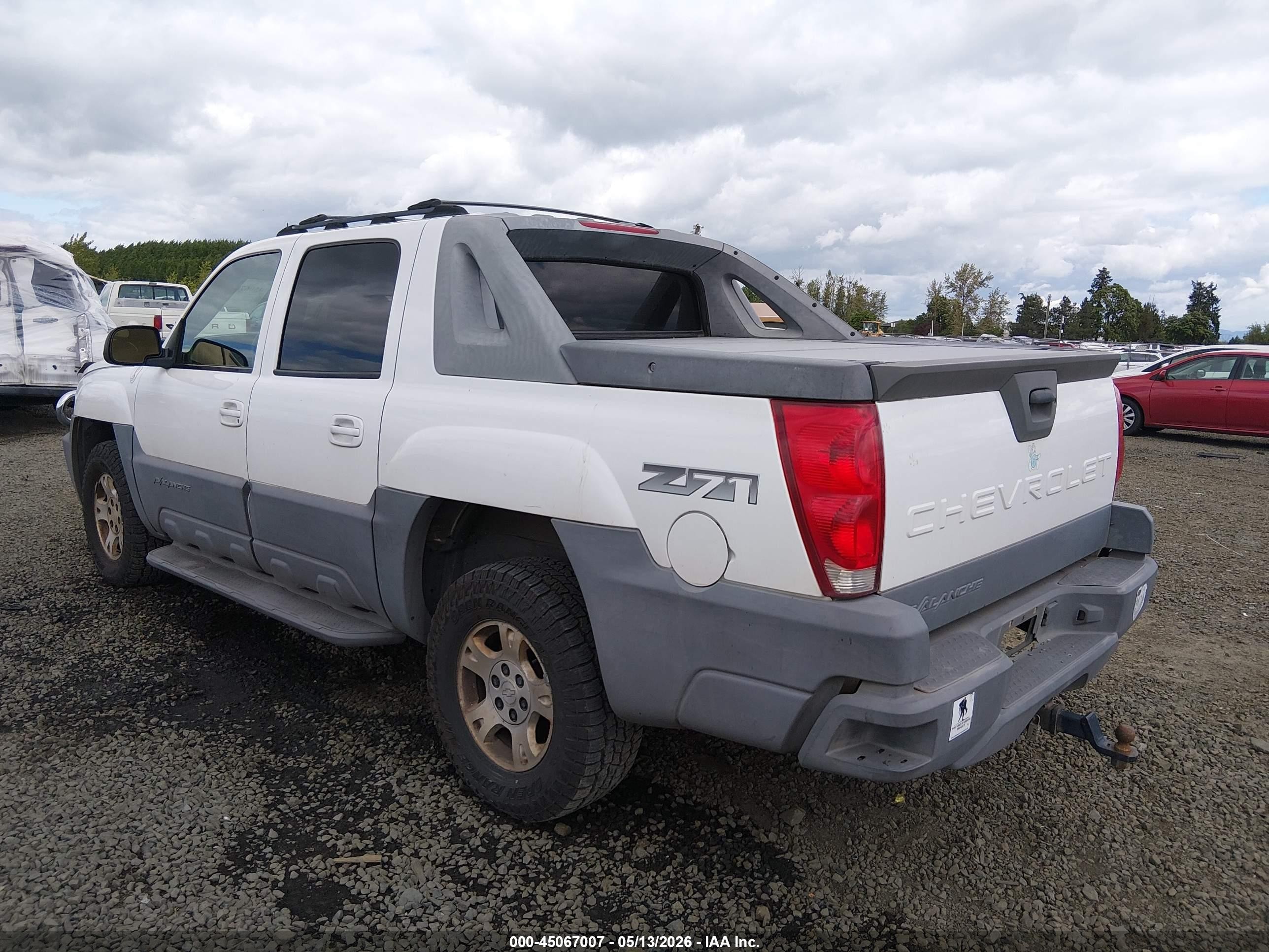 2002 Chevrolet Avalanche 1500   White vin: 3GNEK13T02G189492