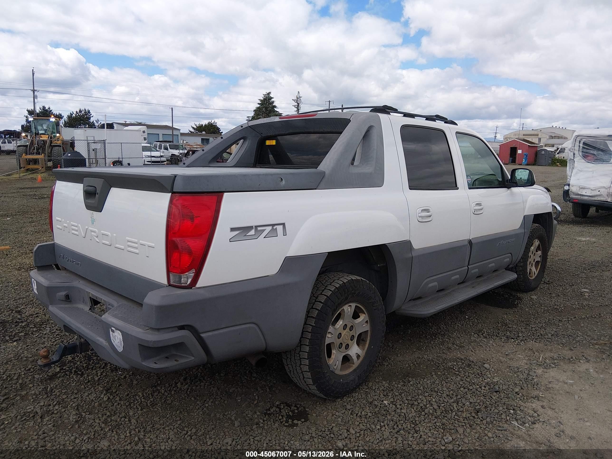 2002 Chevrolet Avalanche 1500   White vin: 3GNEK13T02G189492