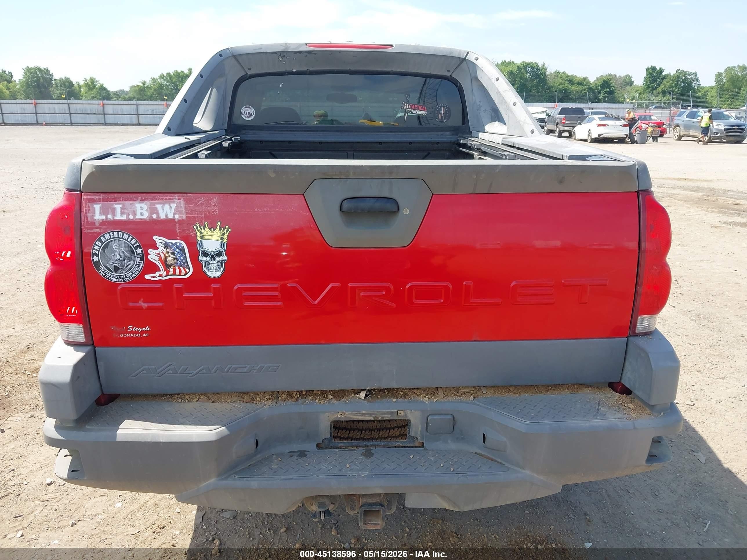 2002 Chevrolet Avalanche 1500   Red vin: 3GNEK13T02G354215