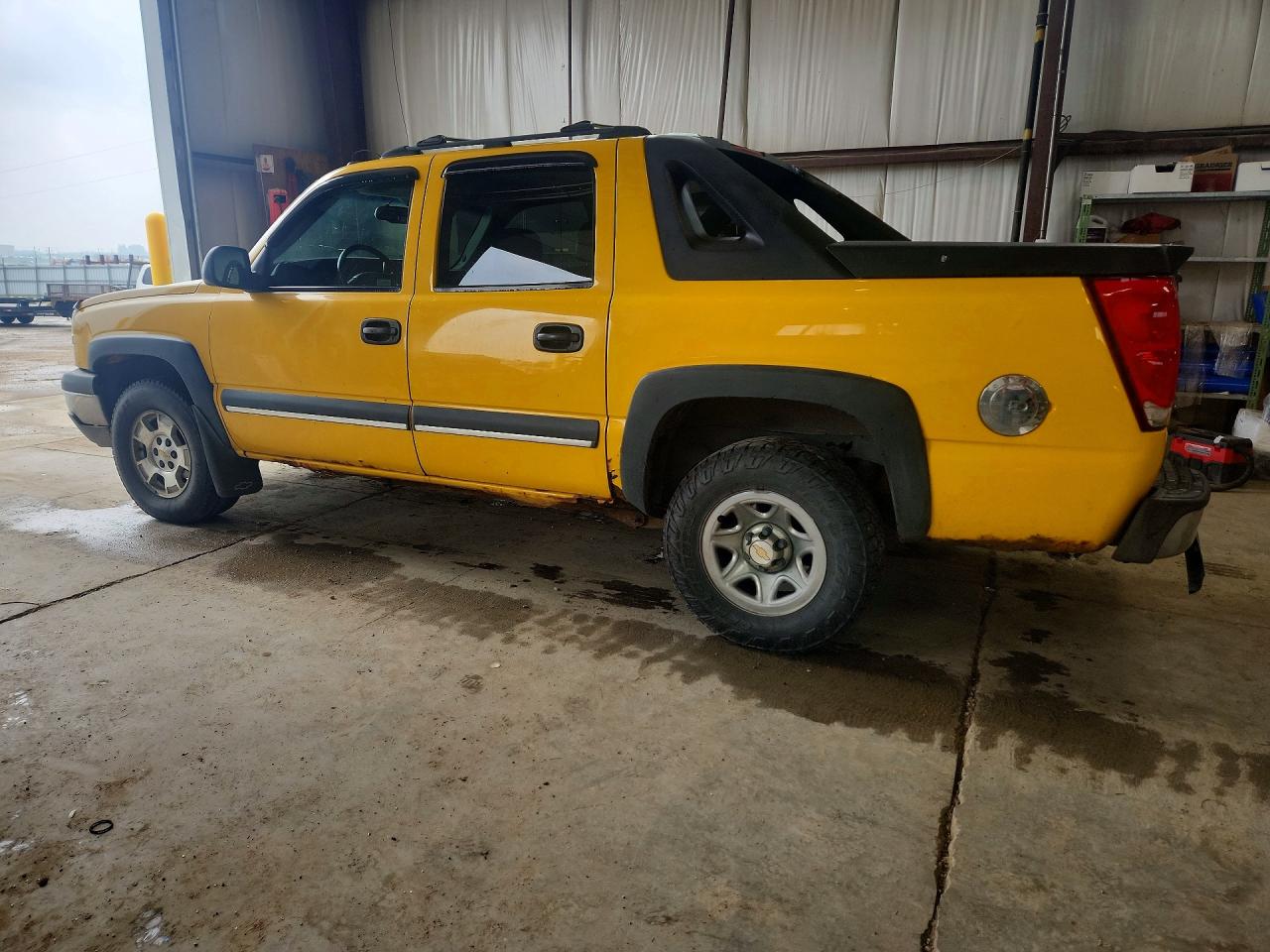 2003 Chevrolet Avalanche K1500 Yellow vin: 3GNEK13T03G324990