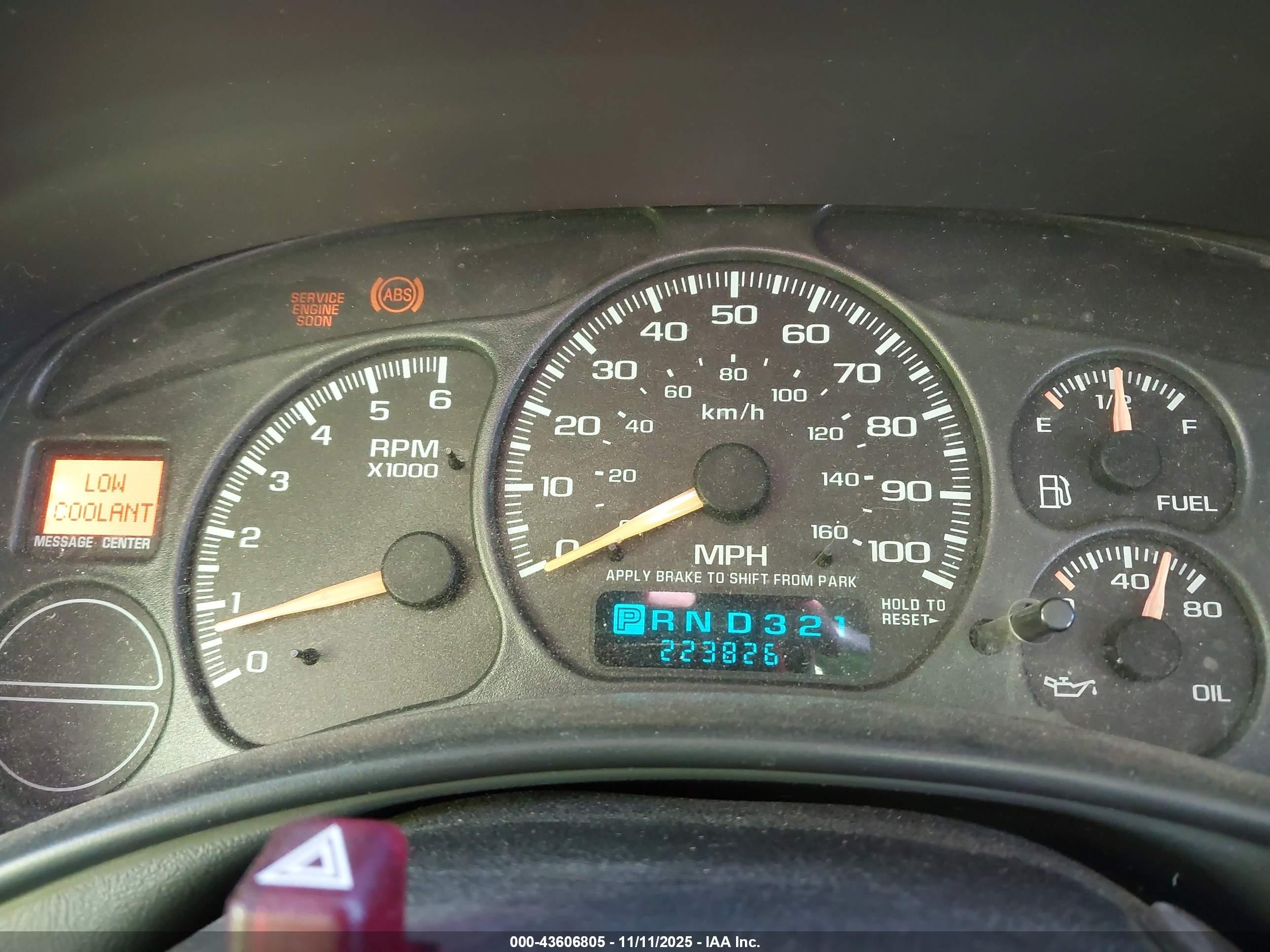 2002 Chevrolet Avalanche 1500   Black vin: 3GNEK13T12G181935