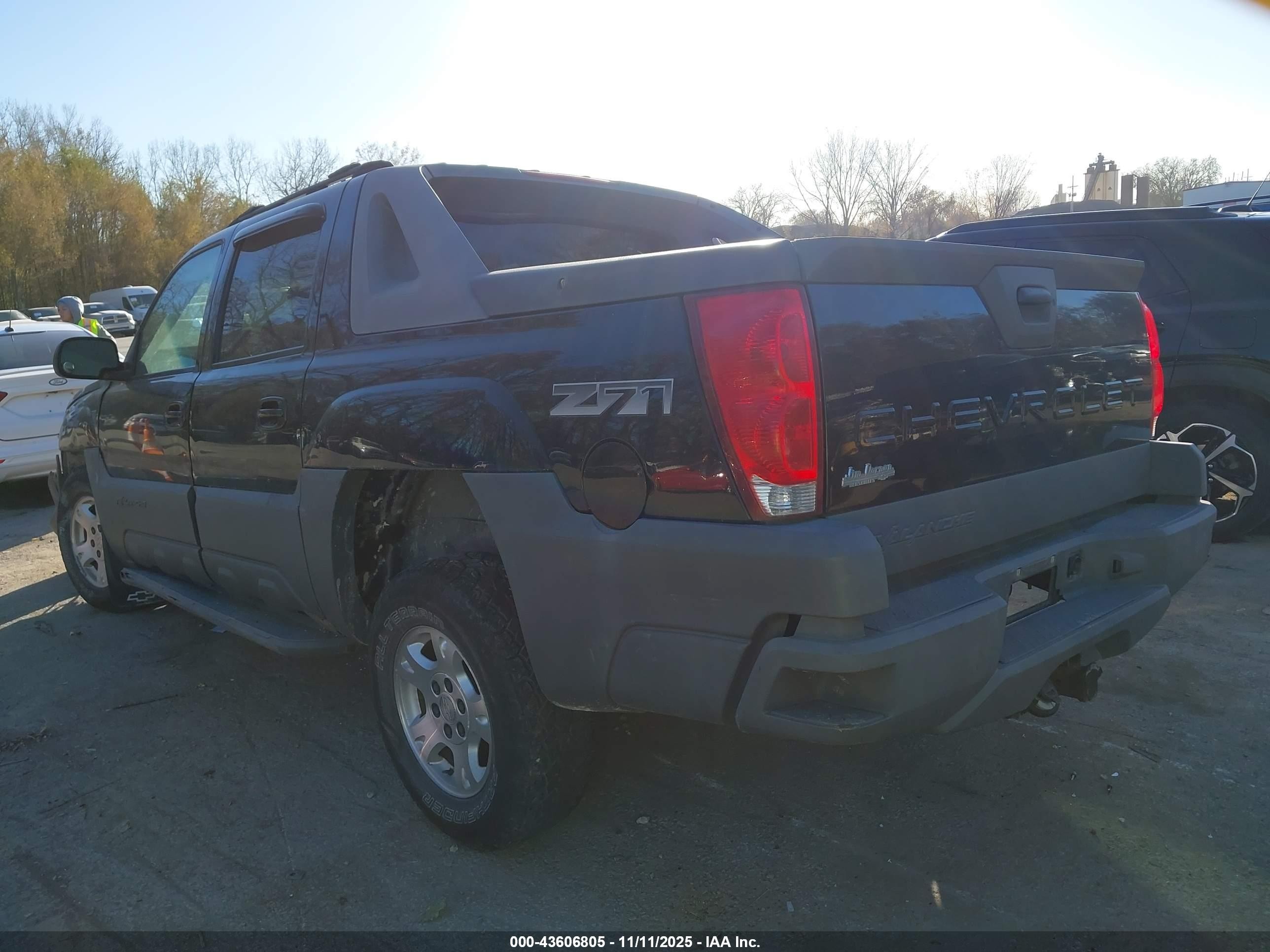2002 Chevrolet Avalanche 1500   Black vin: 3GNEK13T12G181935
