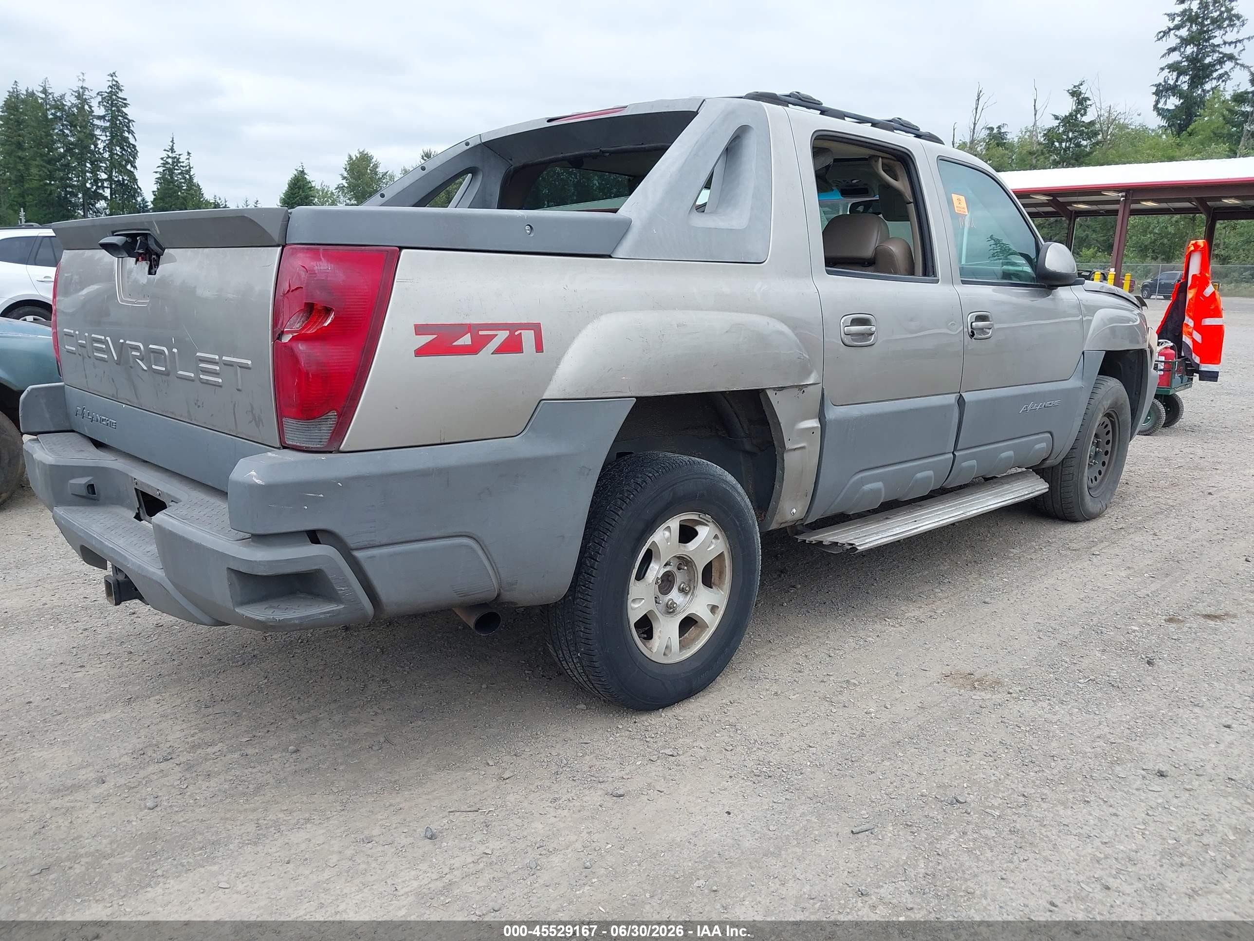 2002 Chevrolet Avalanche 1500   Gold vin: 3GNEK13T12G269092