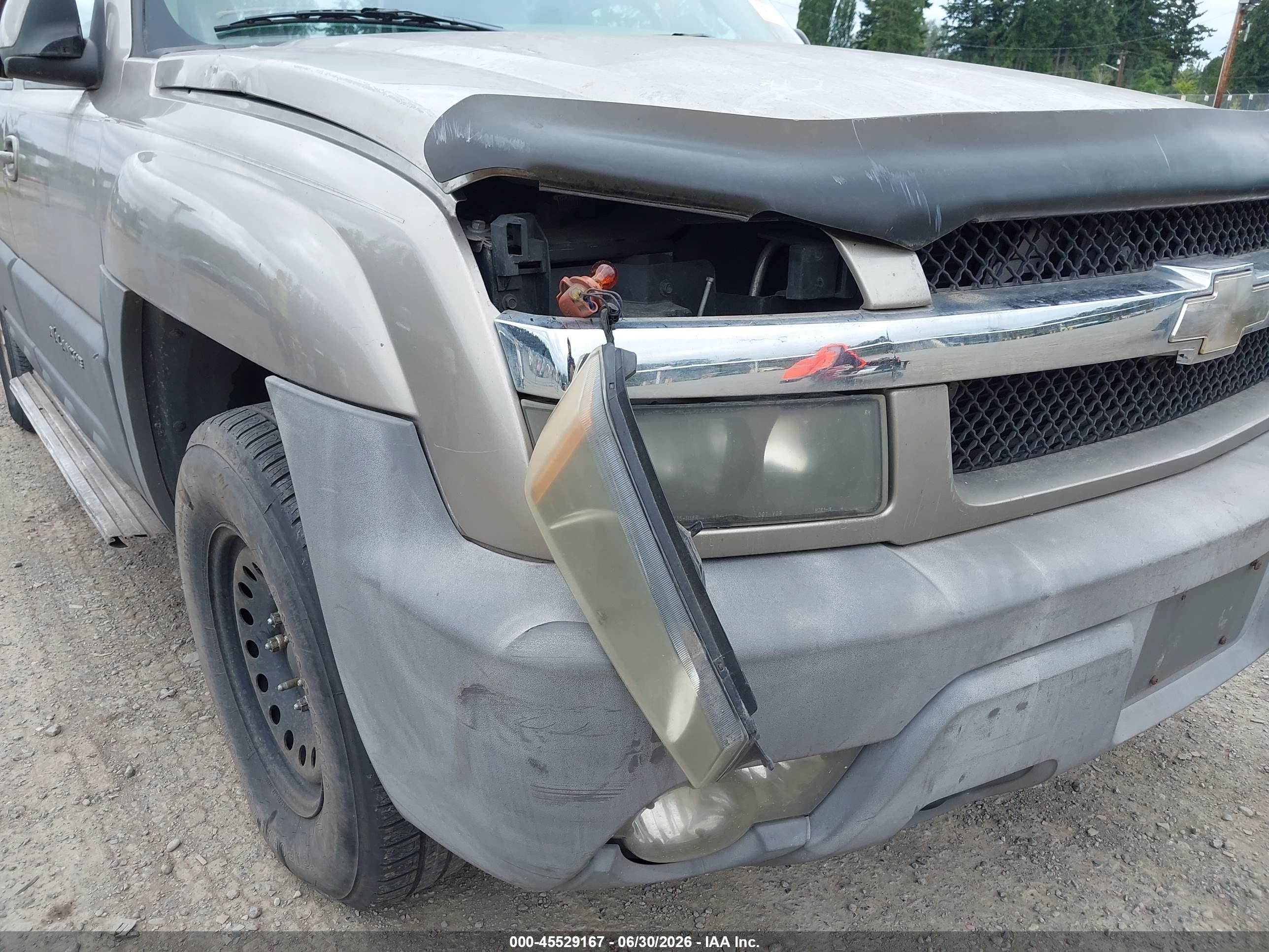 2002 Chevrolet Avalanche 1500   Gold vin: 3GNEK13T12G269092