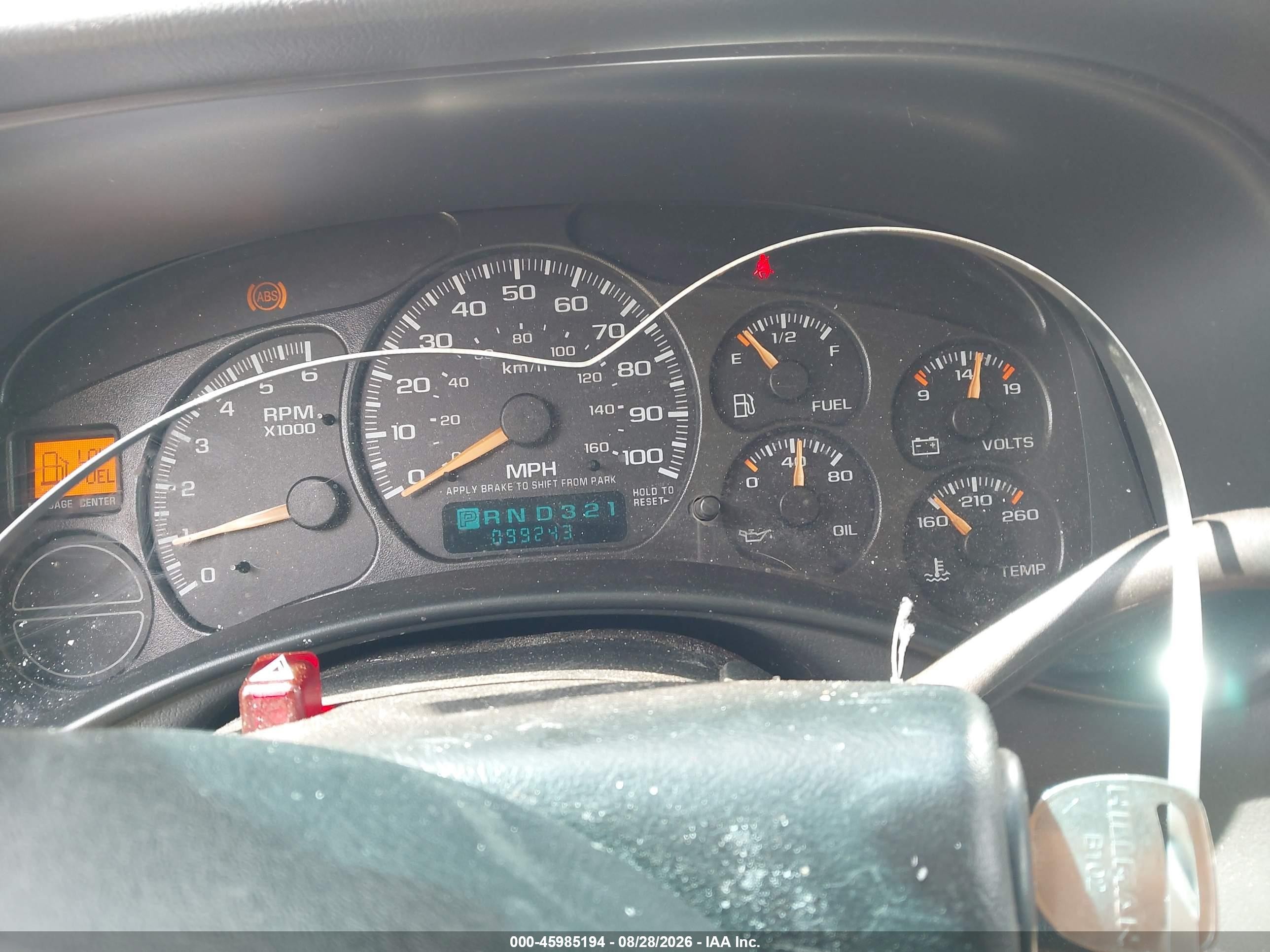 2002 Chevrolet Avalanche 1500   White vin: 3GNEK13T12G350819