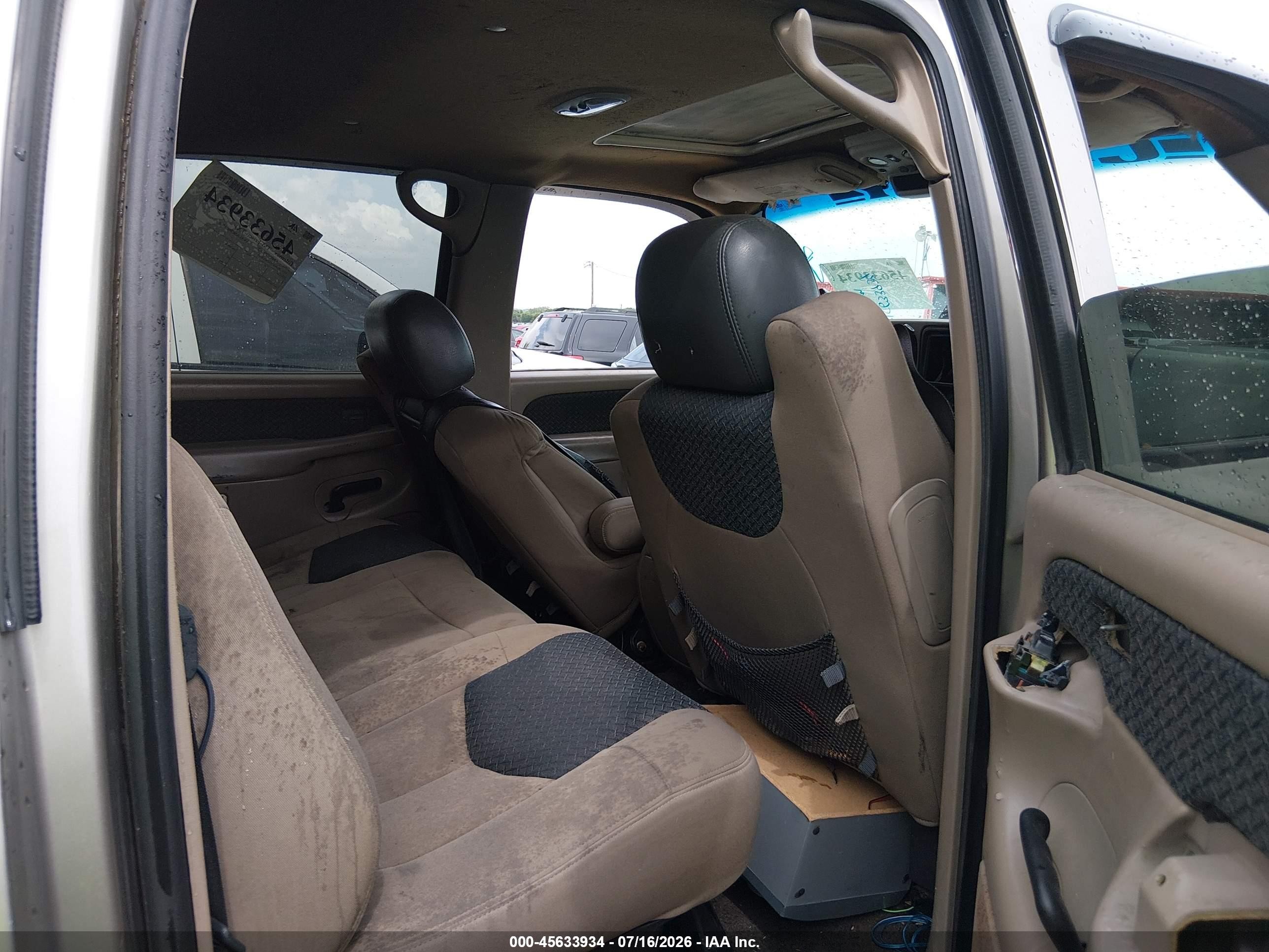 2002 Chevrolet Avalanche 1500   Gold vin: 3GNEK13T22G119301