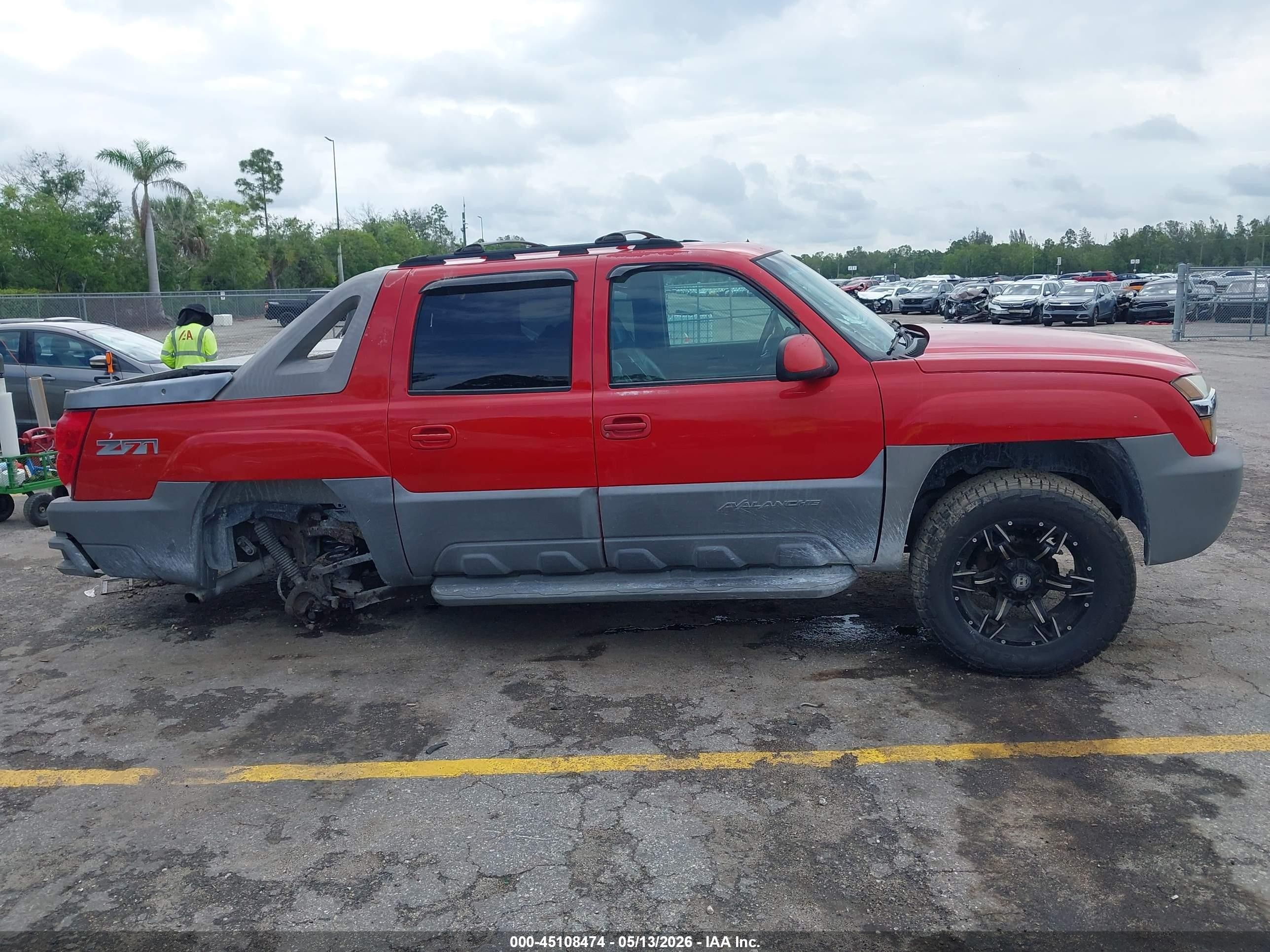 2002 Chevrolet Avalanche 1500   Red vin: 3GNEK13T22G224842