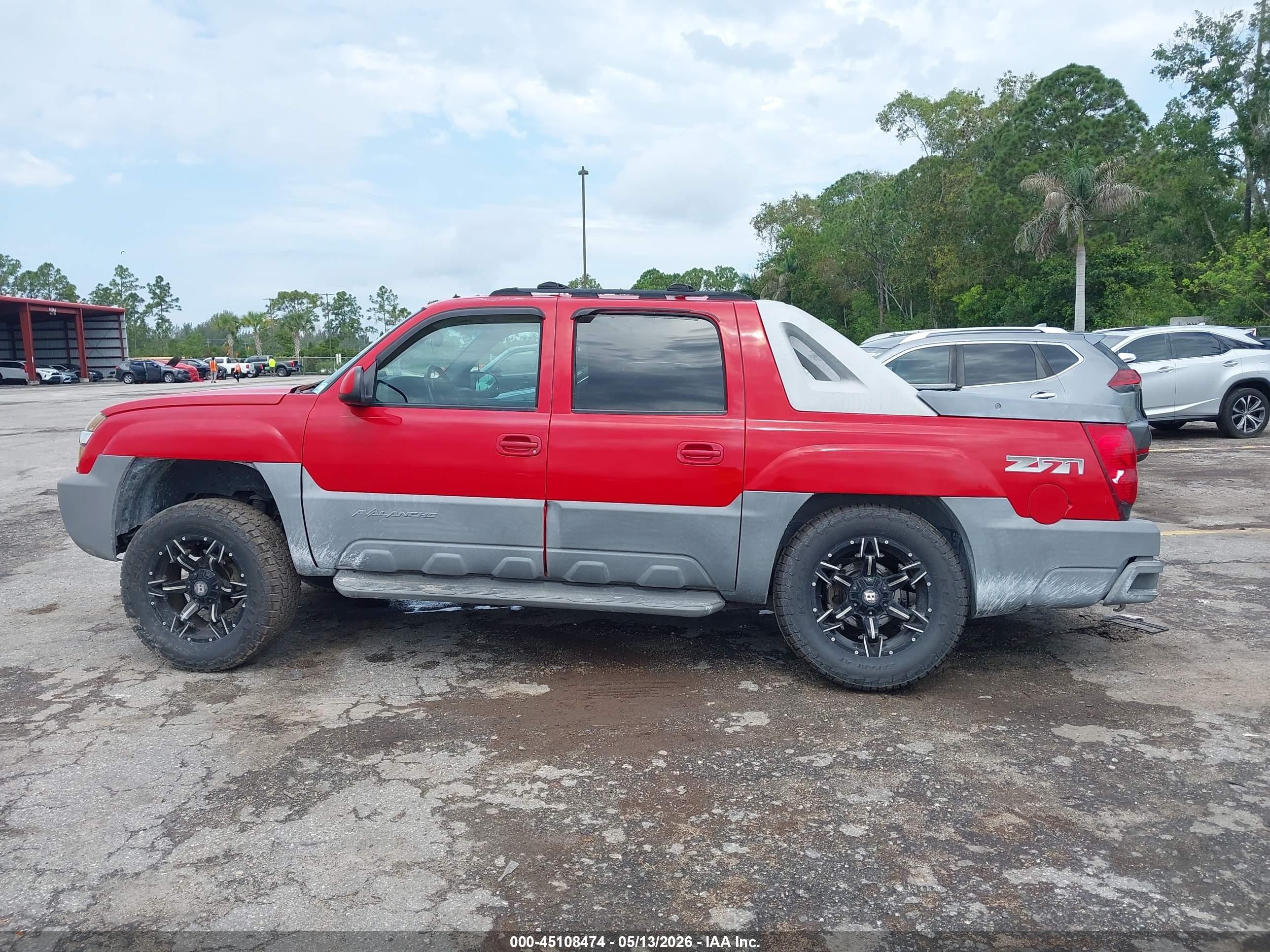 2002 Chevrolet Avalanche 1500   Red vin: 3GNEK13T22G224842