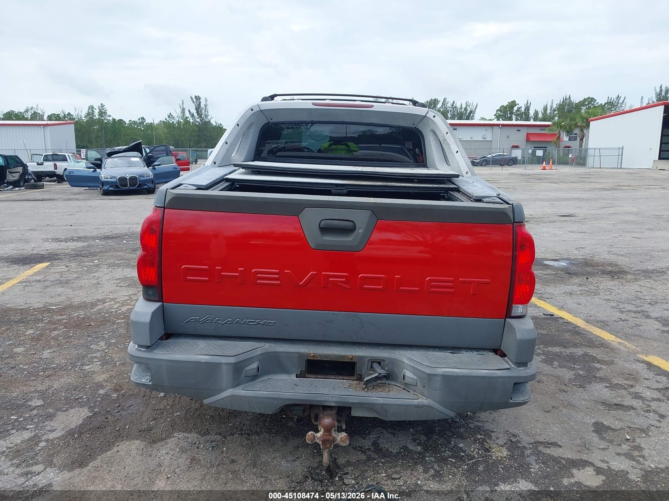 2002 Chevrolet Avalanche 1500   Red vin: 3GNEK13T22G224842