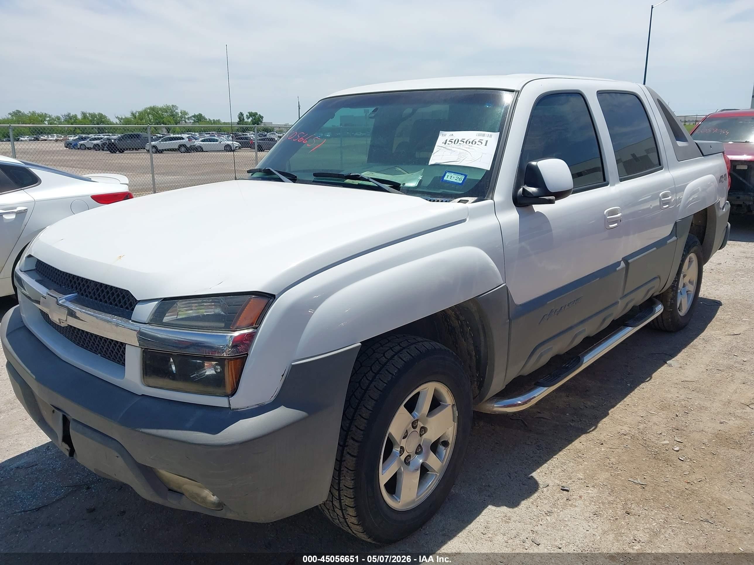2002 Chevrolet Avalanche 1500   White vin: 3GNEK13T22G334726