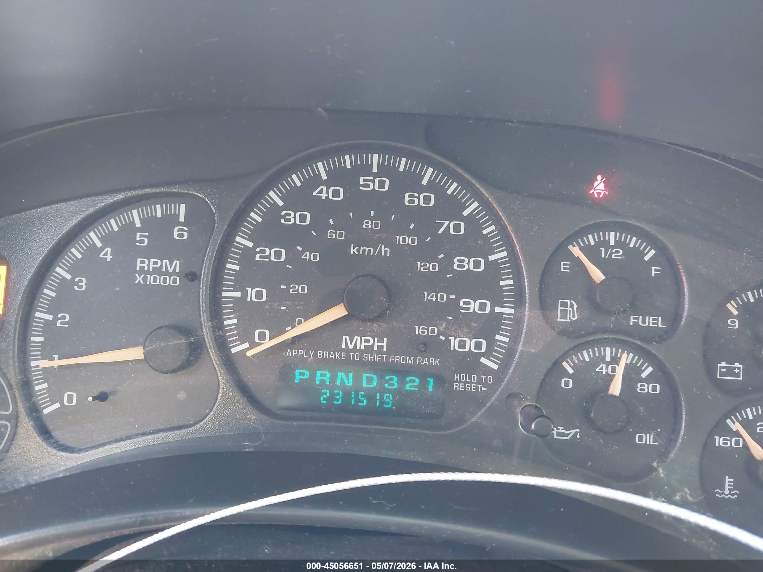 2002 Chevrolet Avalanche 1500   White vin: 3GNEK13T22G334726