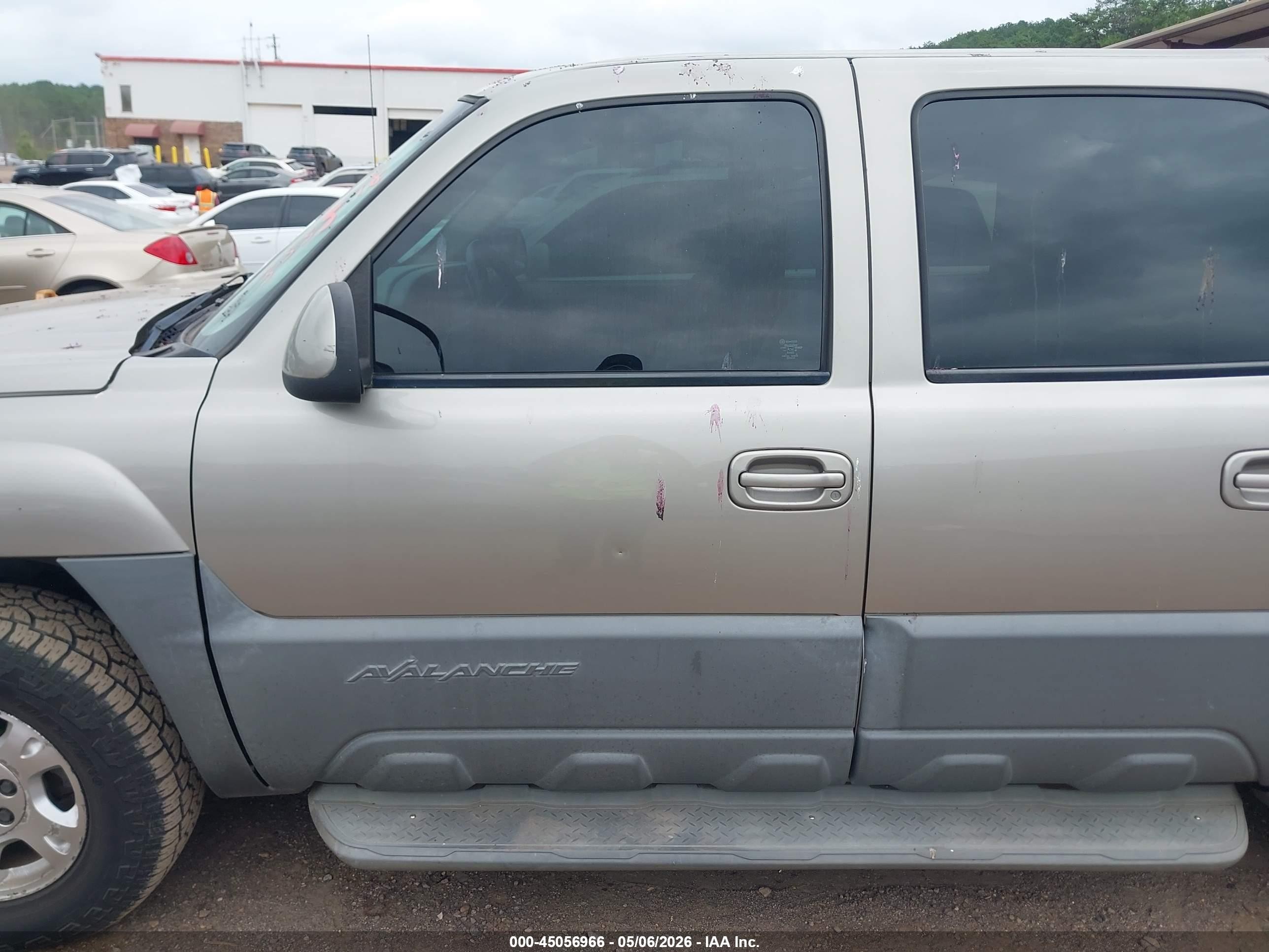 2002 Chevrolet Avalanche 1500   Tan vin: 3GNEK13T22G353518