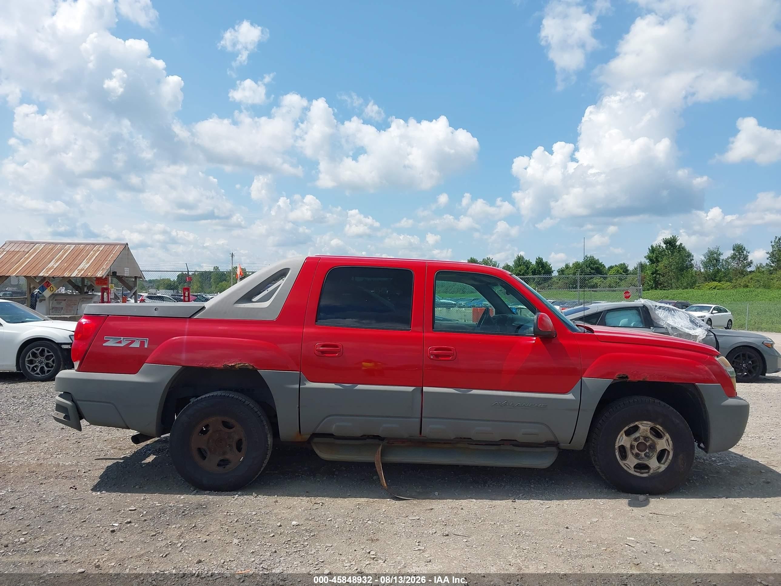 2002 Chevrolet Avalanche 1500   Red vin: 3GNEK13T32G105679