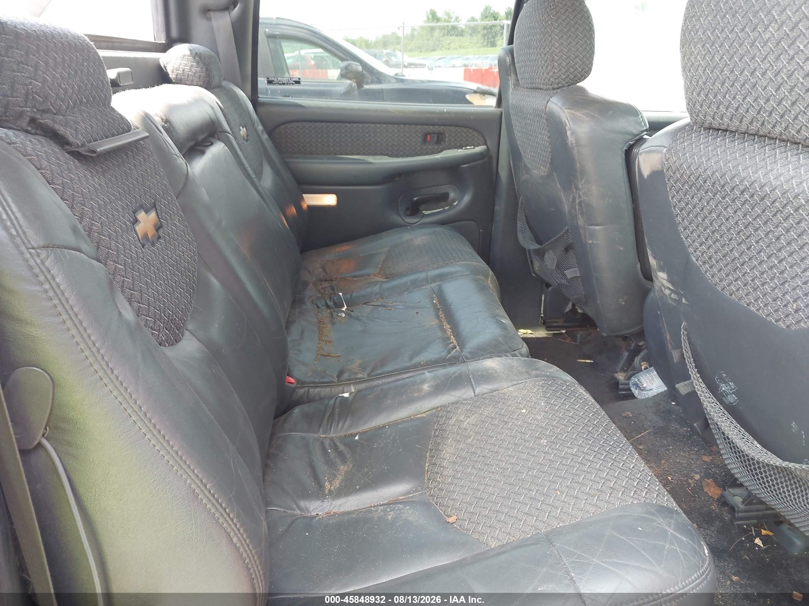 2002 Chevrolet Avalanche 1500   Red vin: 3GNEK13T32G105679