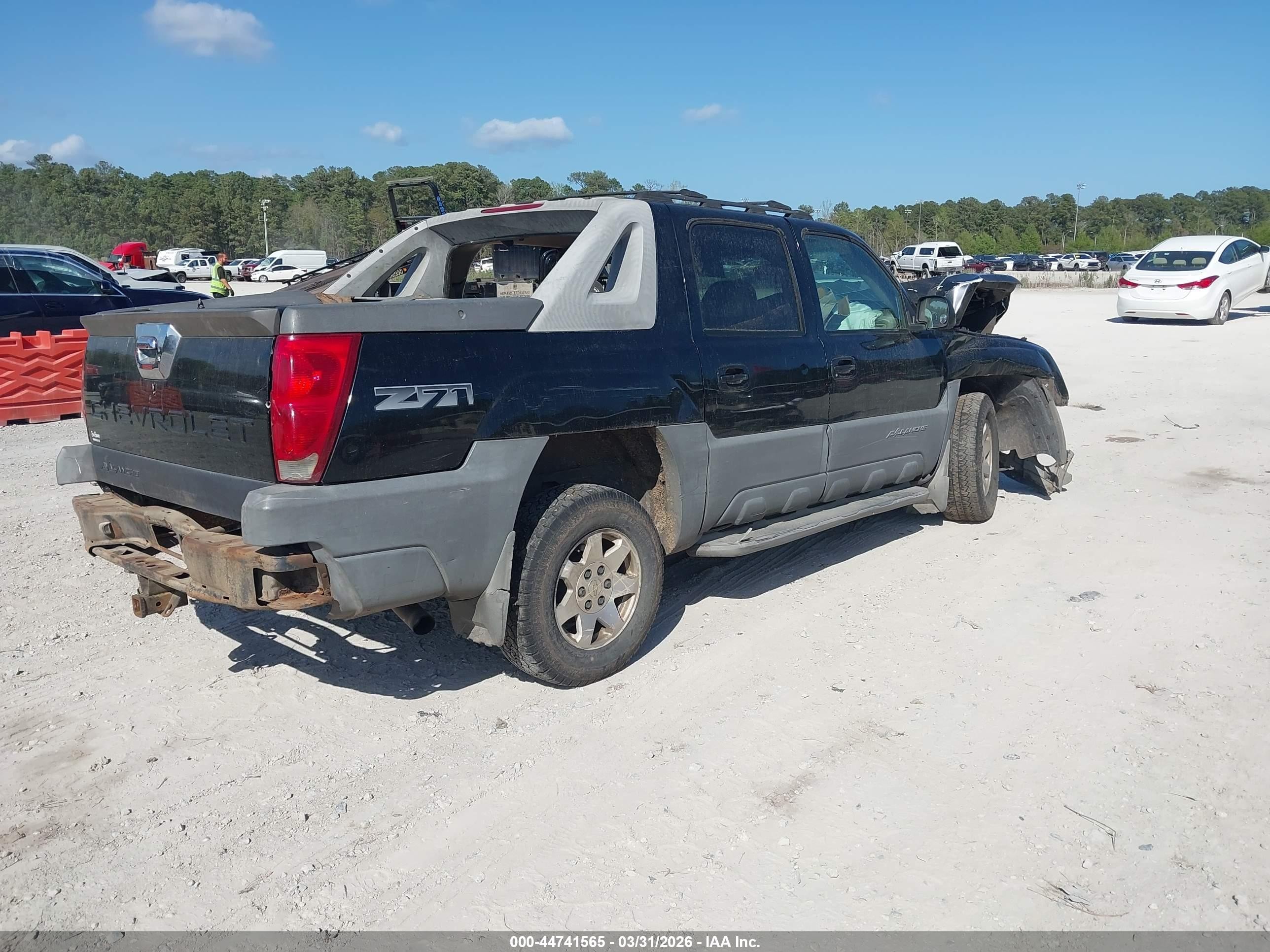 2002 Chevrolet Avalanche 1500   Black vin: 3GNEK13T42G235258