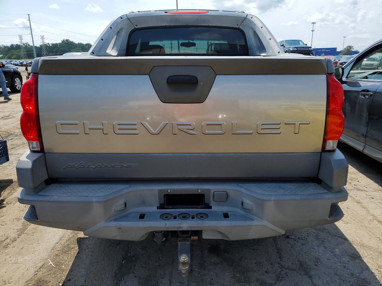2002 Chevrolet Avalanche K1500 Silver vin: 3GNEK13T42G288980