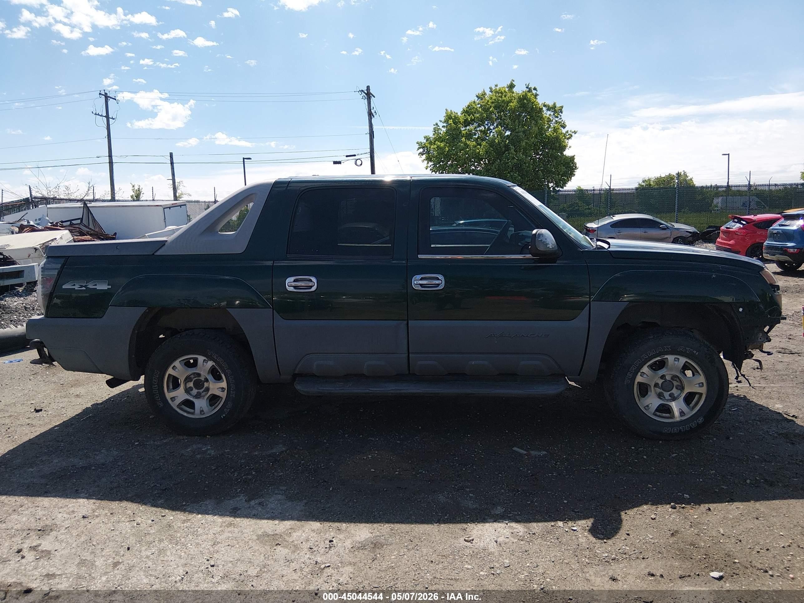 2002 Chevrolet Avalanche 1500   Зеленый vin: 3GNEK13T42G310072