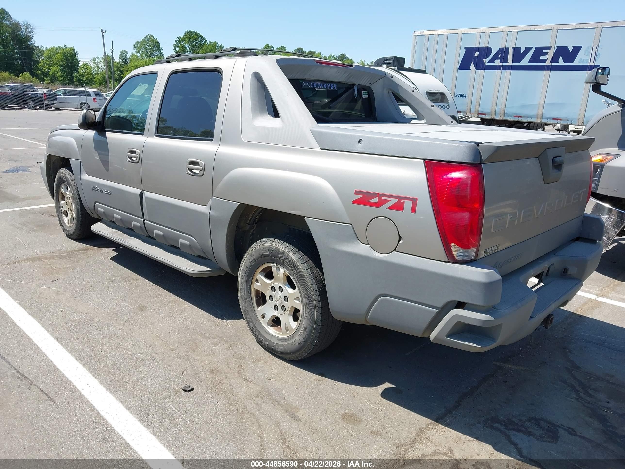 2002 Chevrolet Avalanche 1500   Silver vin: 3GNEK13T52G164636