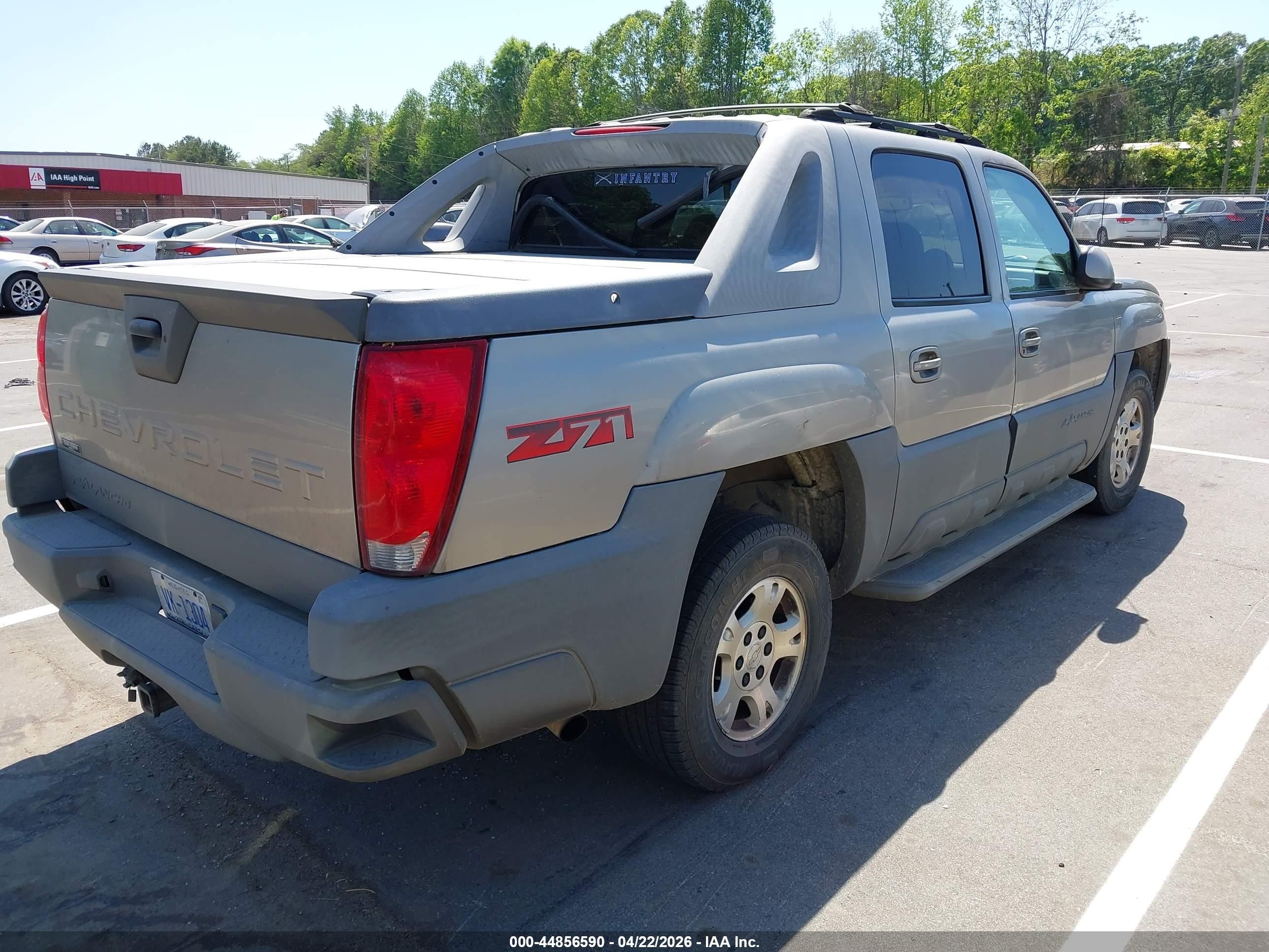 2002 Chevrolet Avalanche 1500   Silver vin: 3GNEK13T52G164636