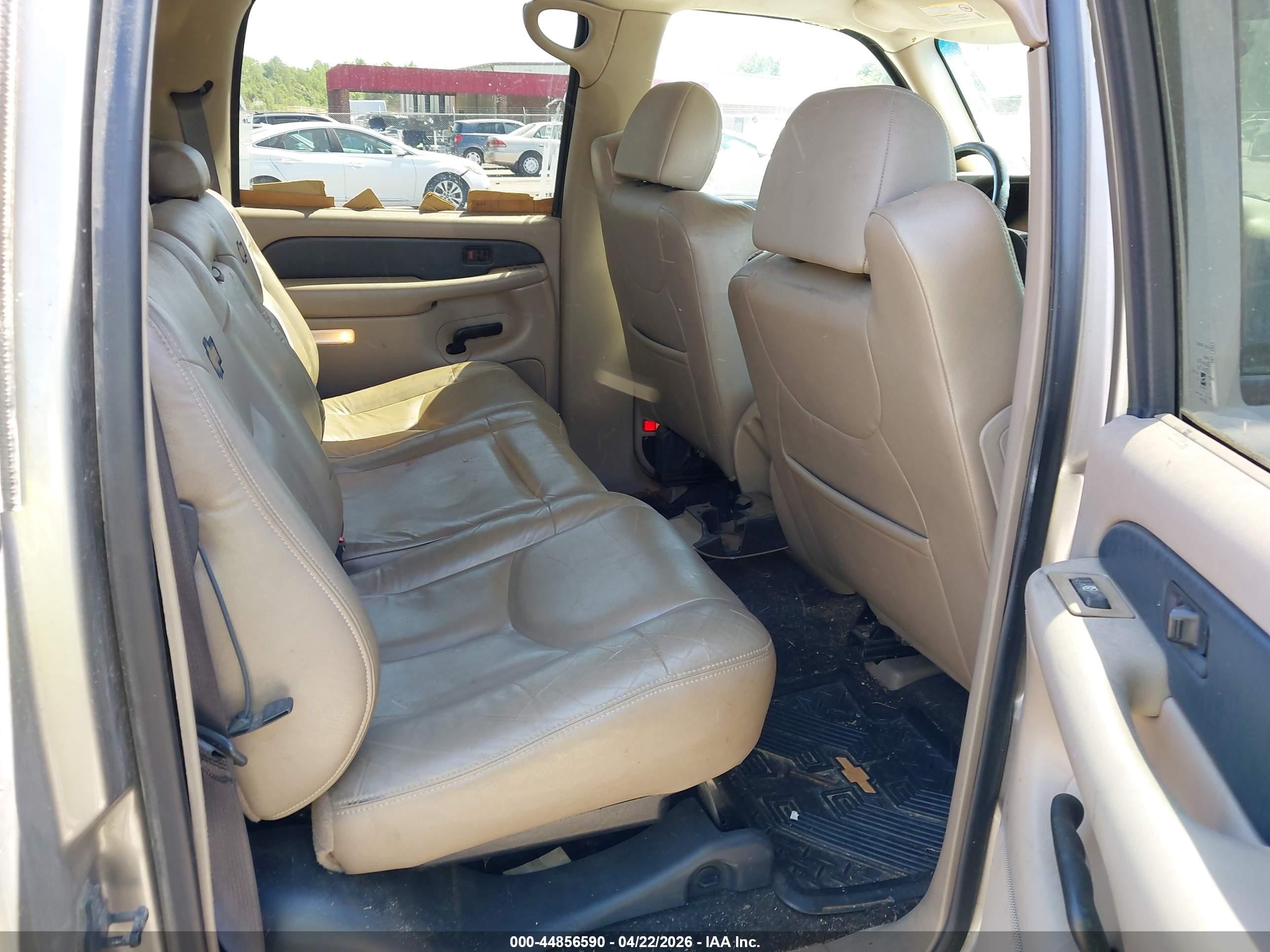 2002 Chevrolet Avalanche 1500   Silver vin: 3GNEK13T52G164636