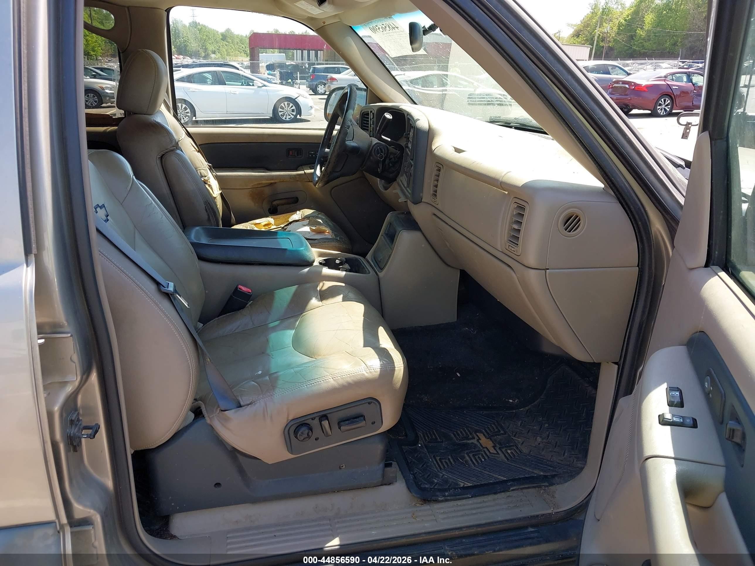 2002 Chevrolet Avalanche 1500   Silver vin: 3GNEK13T52G164636