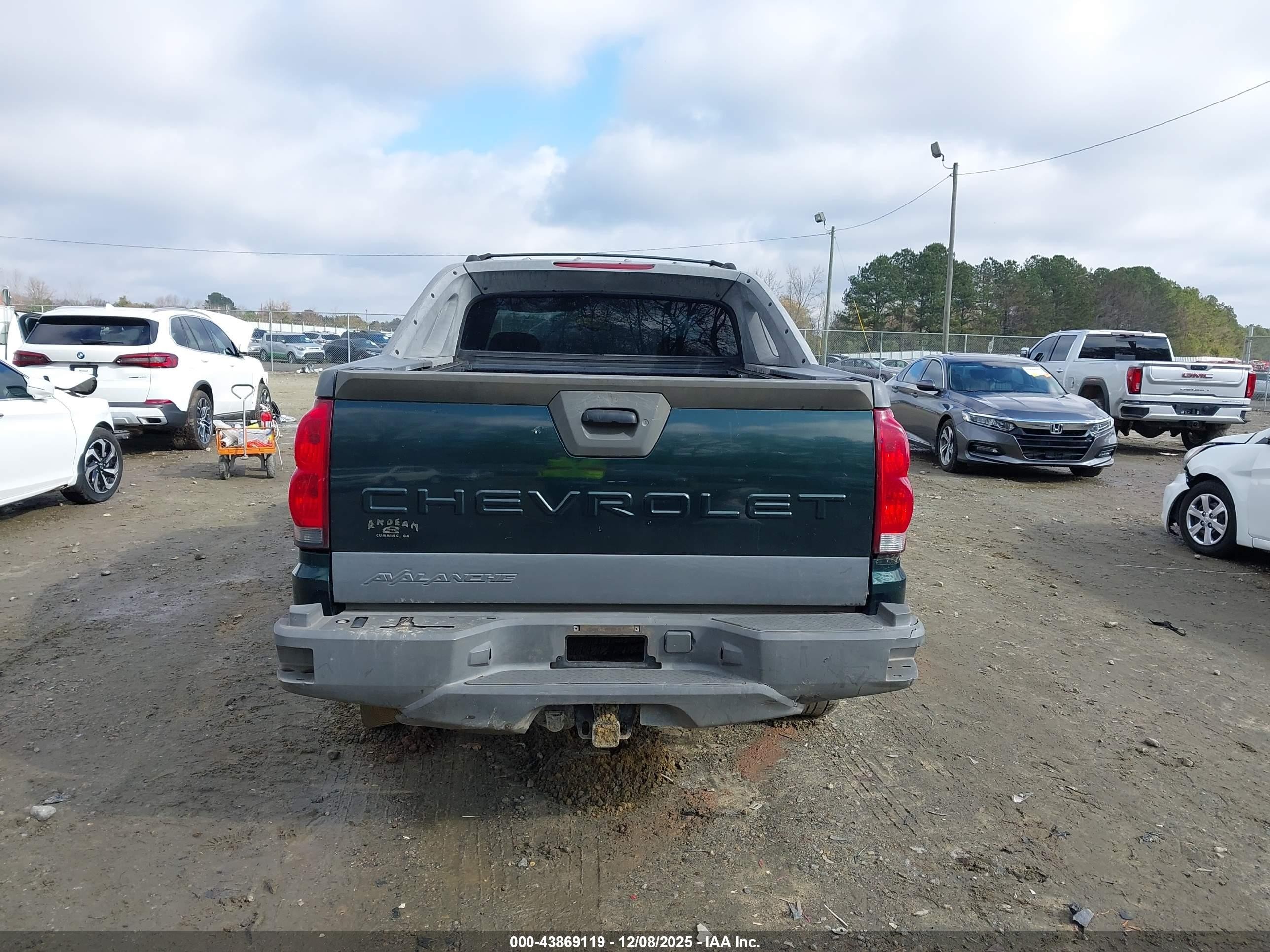 2002 Chevrolet Avalanche 1500   Green vin: 3GNEK13T52G177578