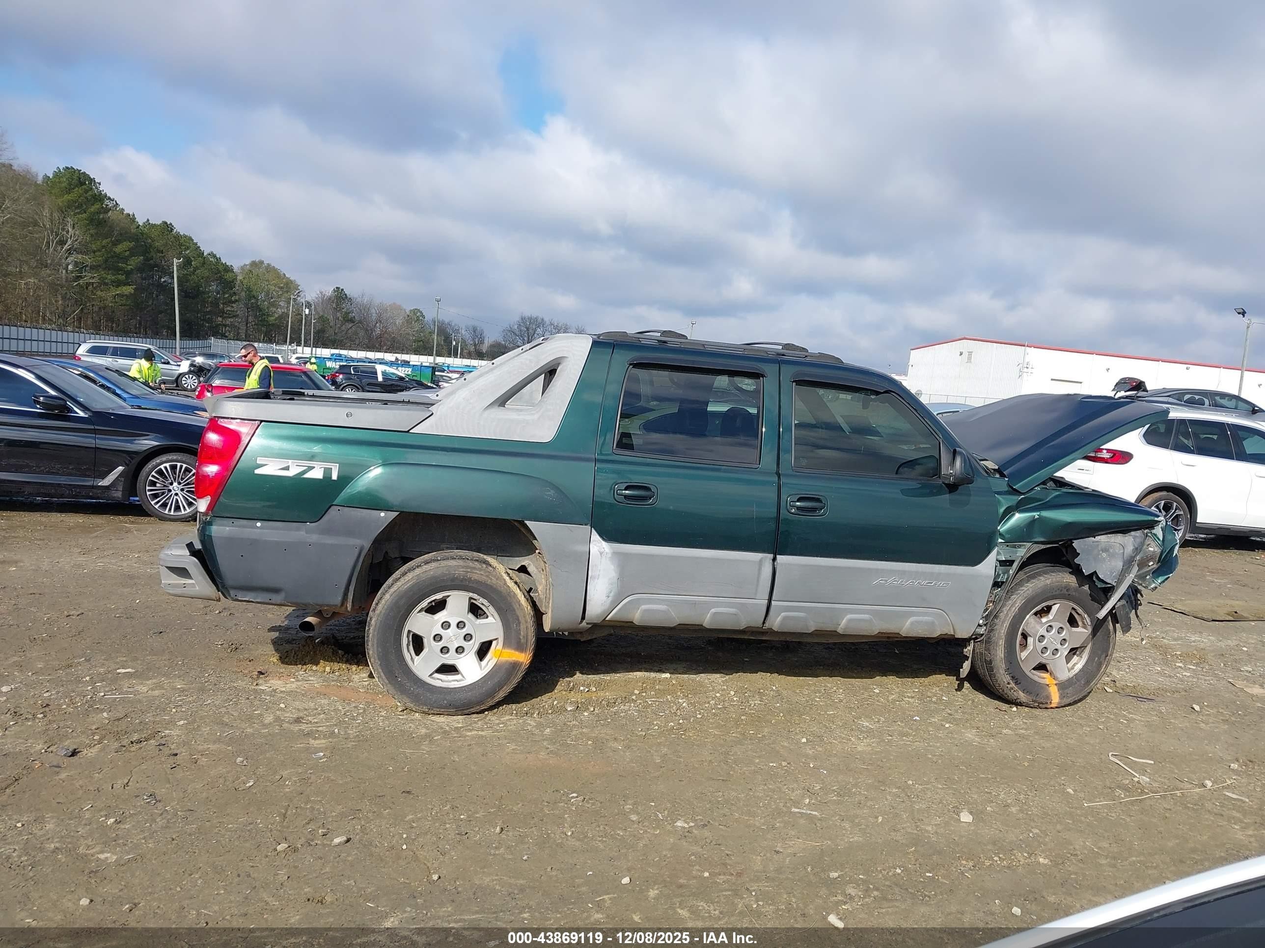 2002 Chevrolet Avalanche 1500   Green vin: 3GNEK13T52G177578